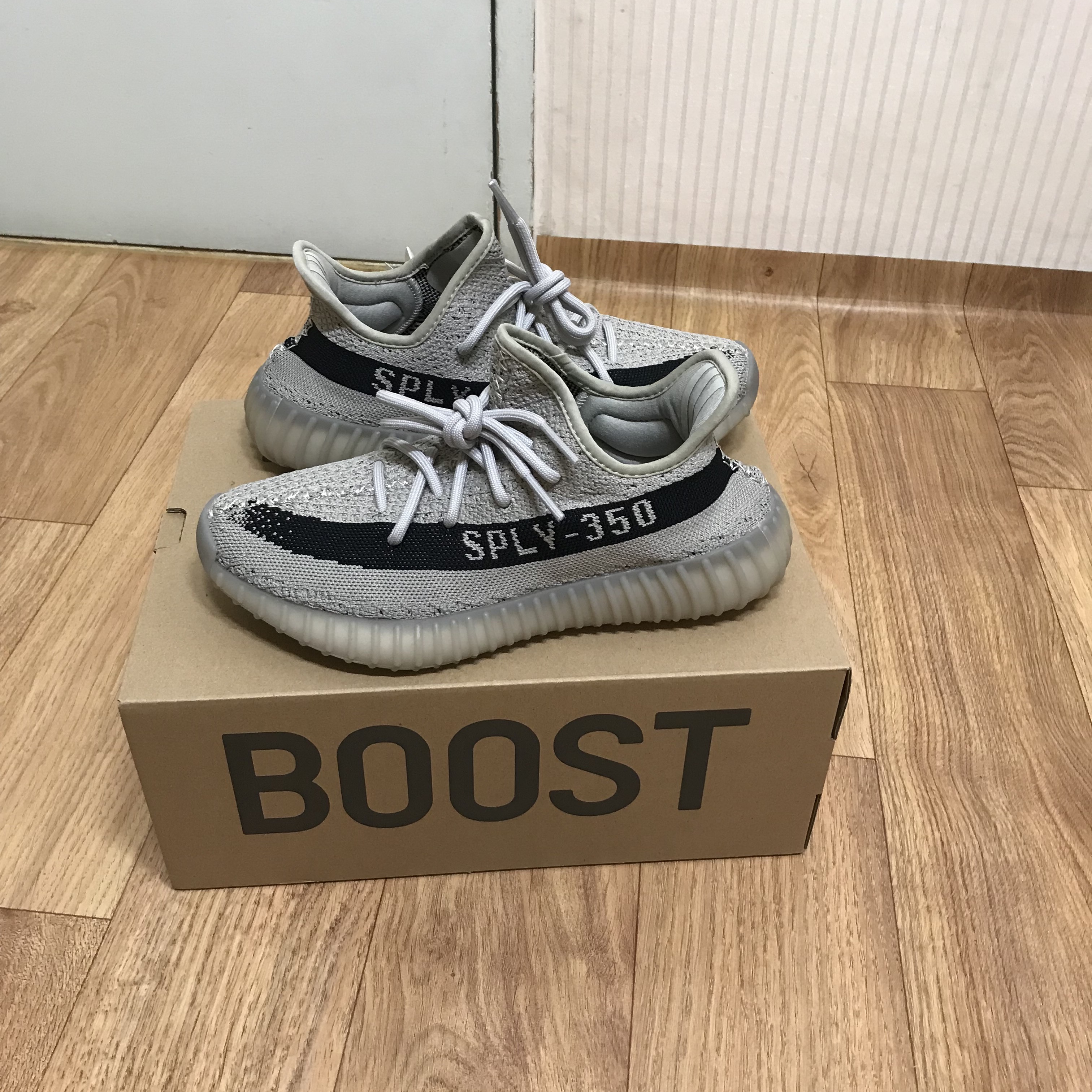 Adidas Yeezy Boost 350 V2 Slate Core Black 2022/2023 착용 스타일 - 1