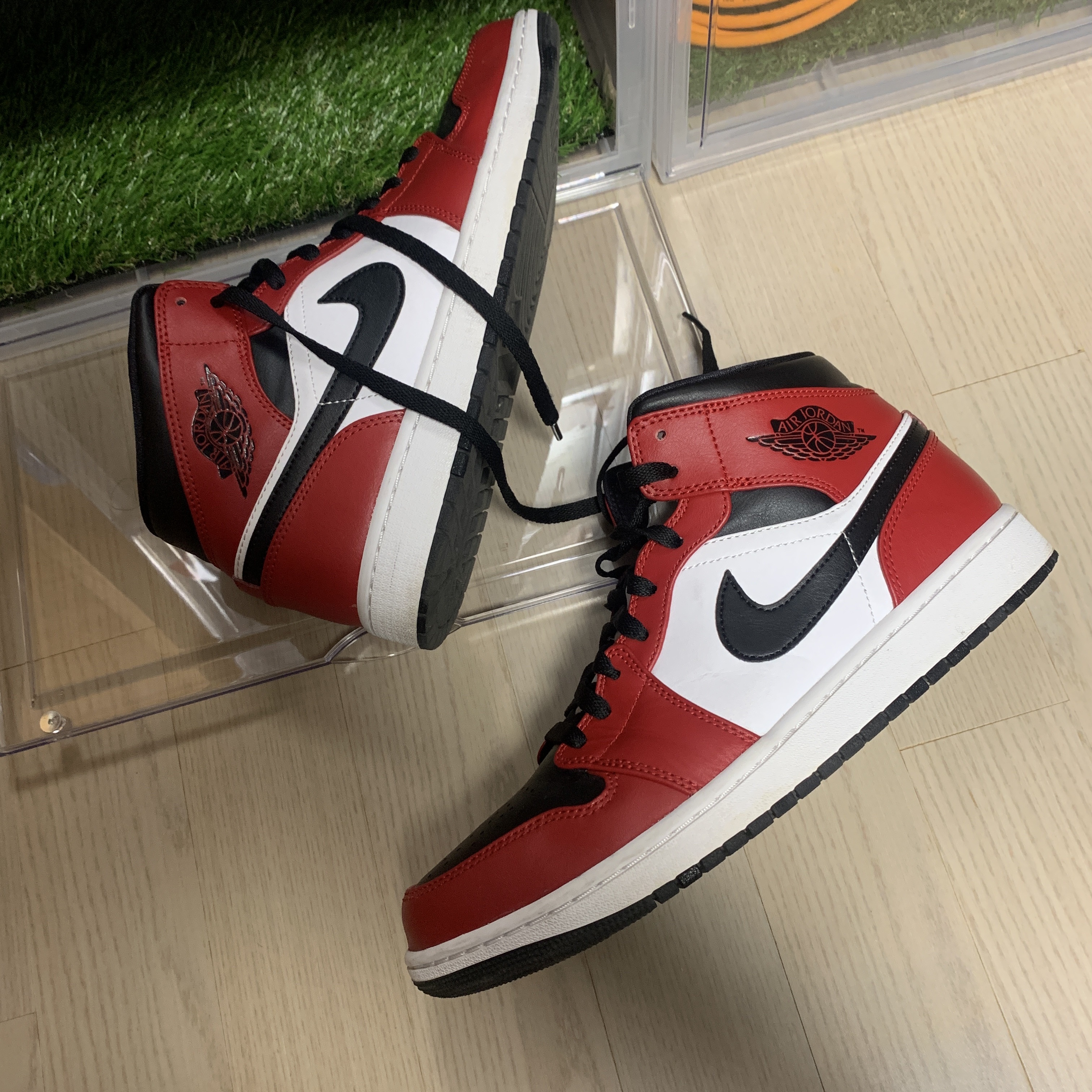 Jordan 1 Mid Chicago Black Toe 착용 스타일