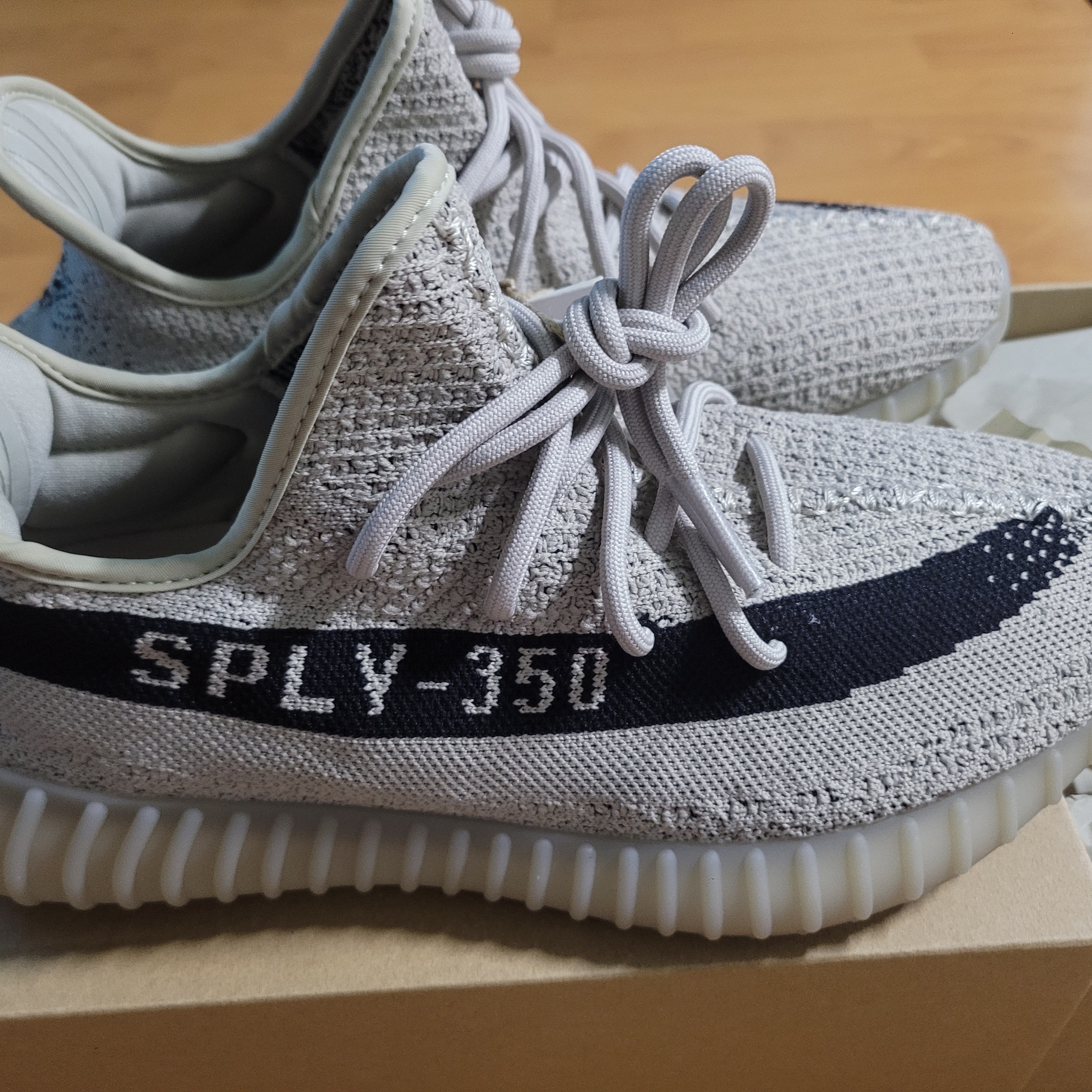 Adidas Yeezy Boost 350 V2 Slate Core Black 2022/2023 착용 스타일