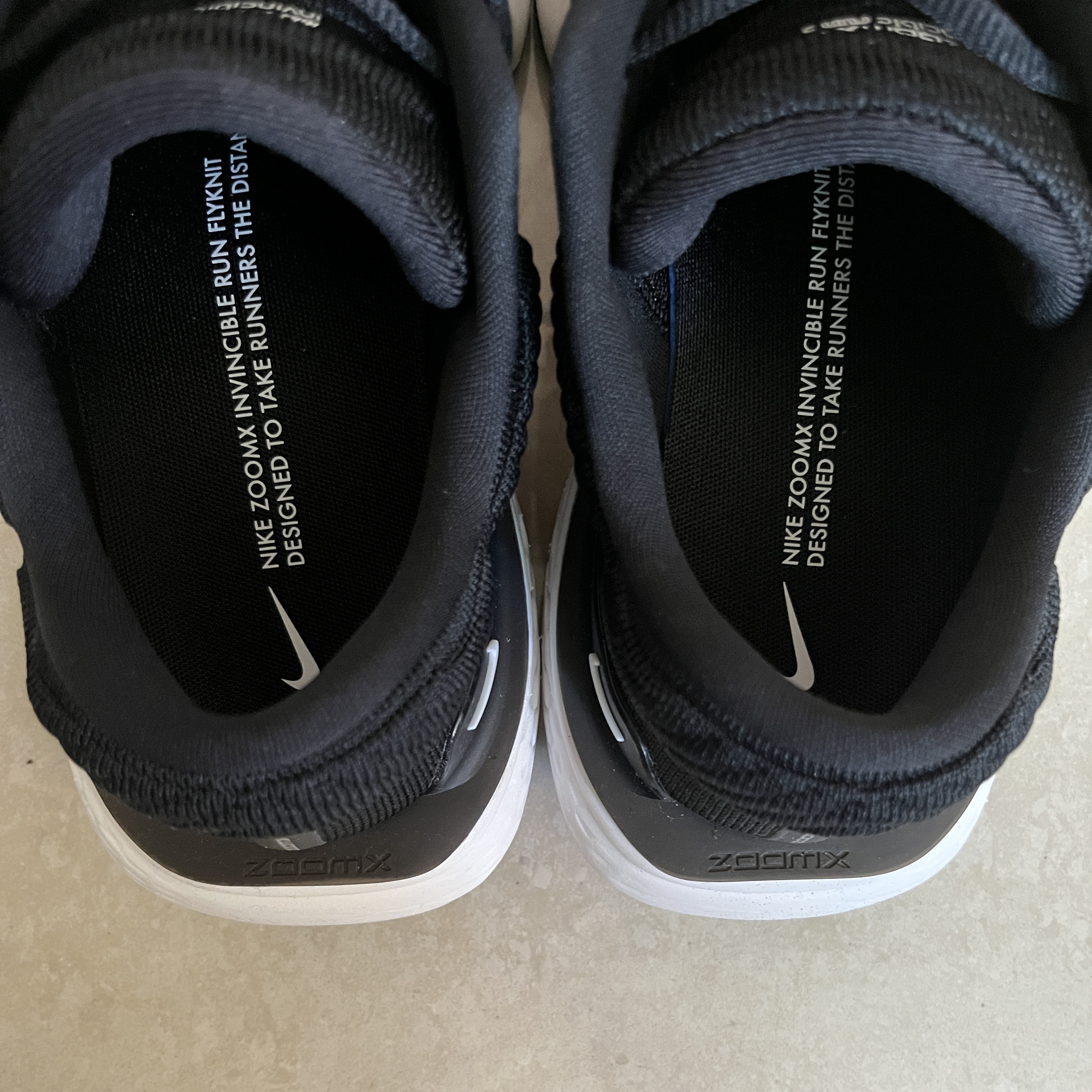 Nike ZoomX Invincible Run Flyknit 2 Black Summit White 착용 스타일 - 3