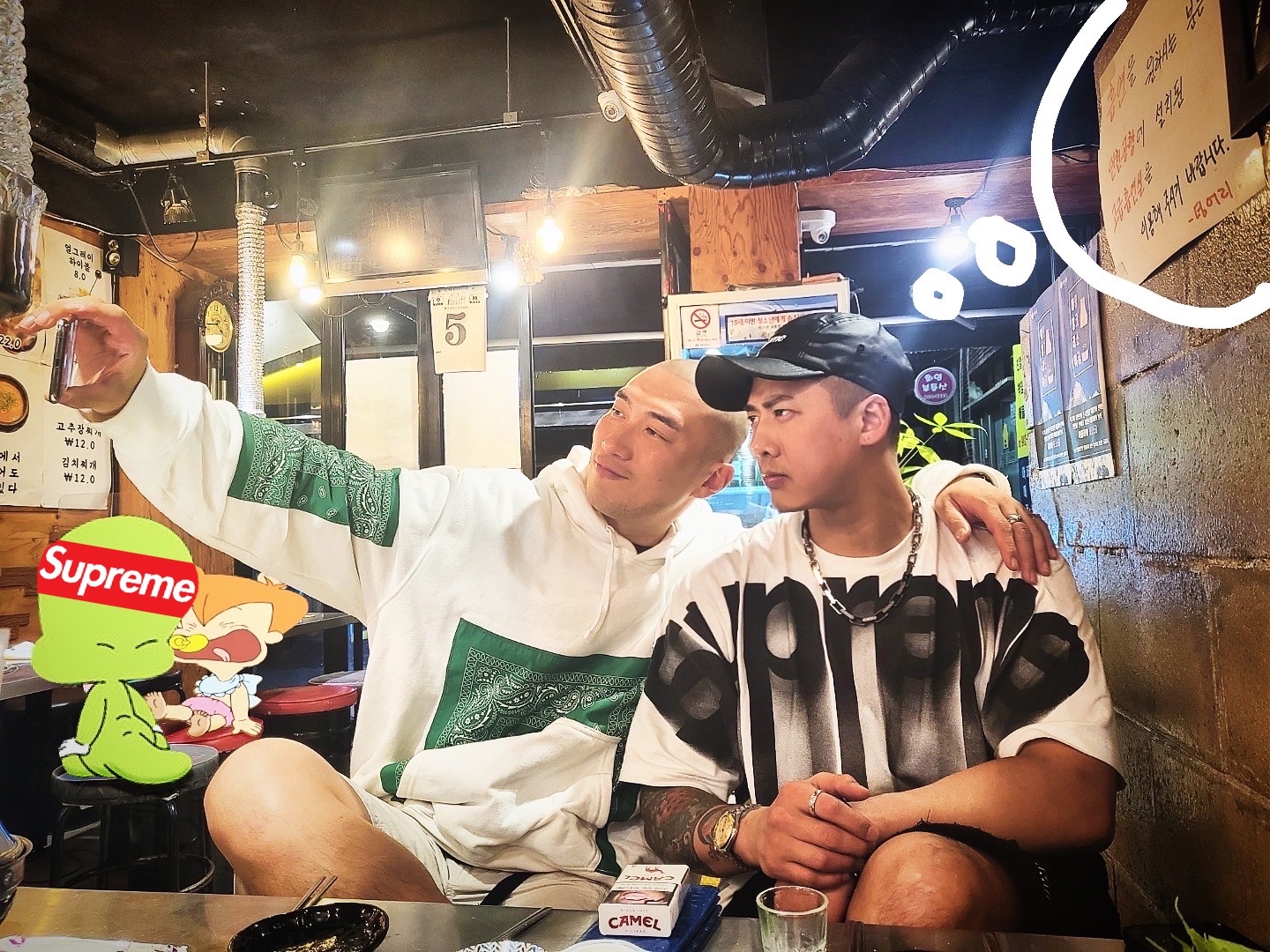Supreme x The North Face Bandana Hooded Sweatshirt White - 22SS, Supreme x The North Face Bandana T-Shirt Black - 22SS 착용 스타일 - 1