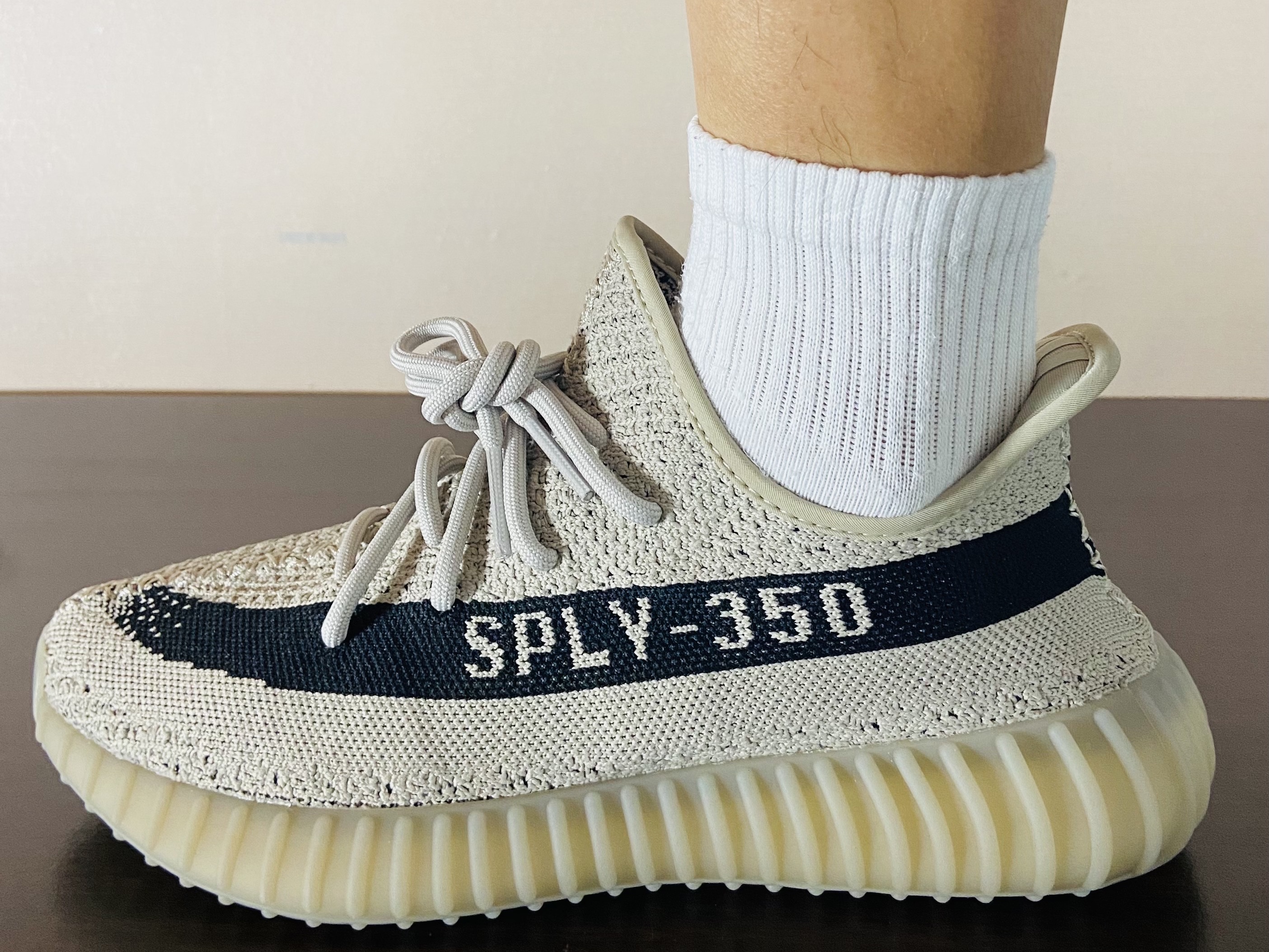 Adidas Yeezy Boost 350 V2 Slate Core Black 2022/2023 착용 스타일