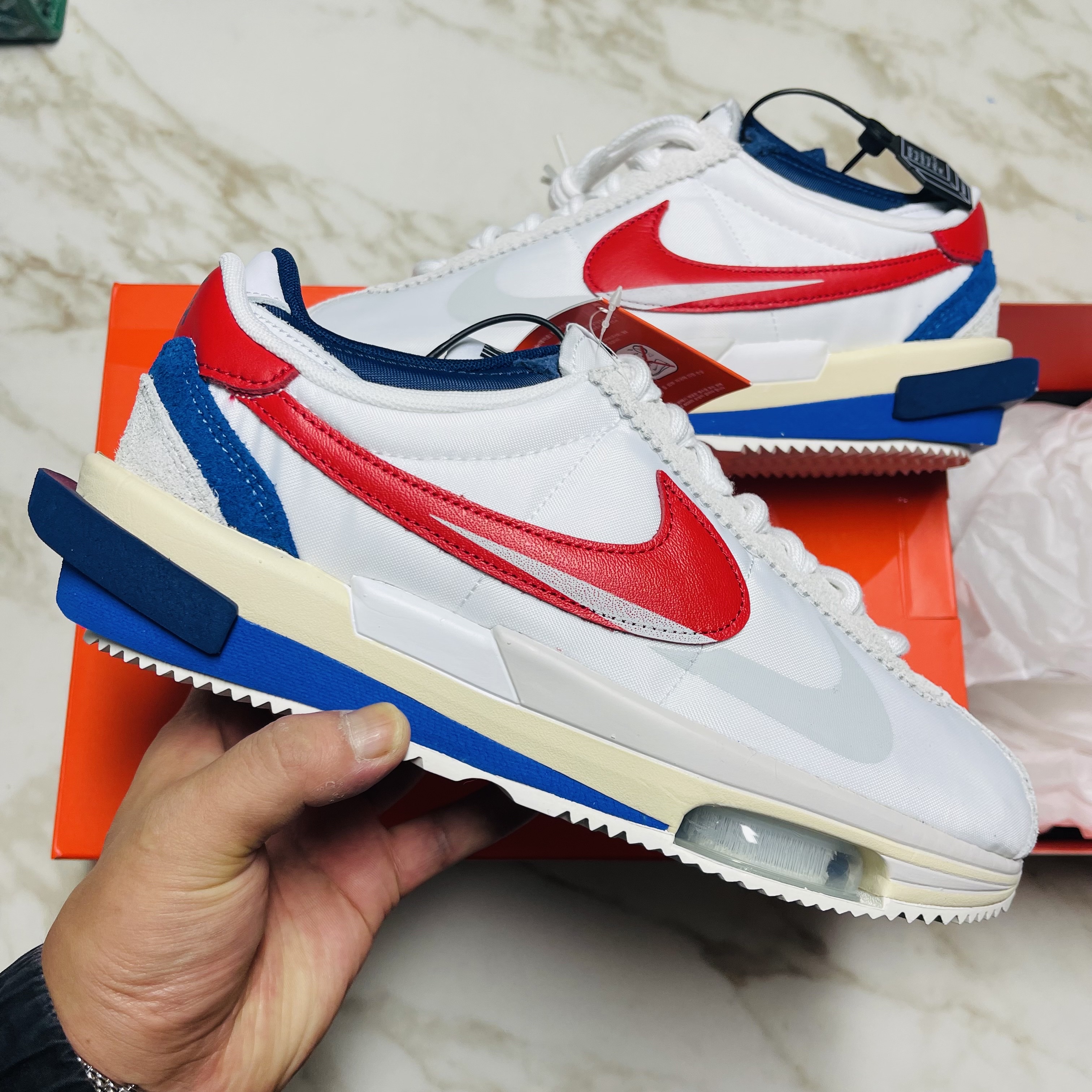 Nike x Sacai Zoom Cortez SP White and University Red 착용 스타일