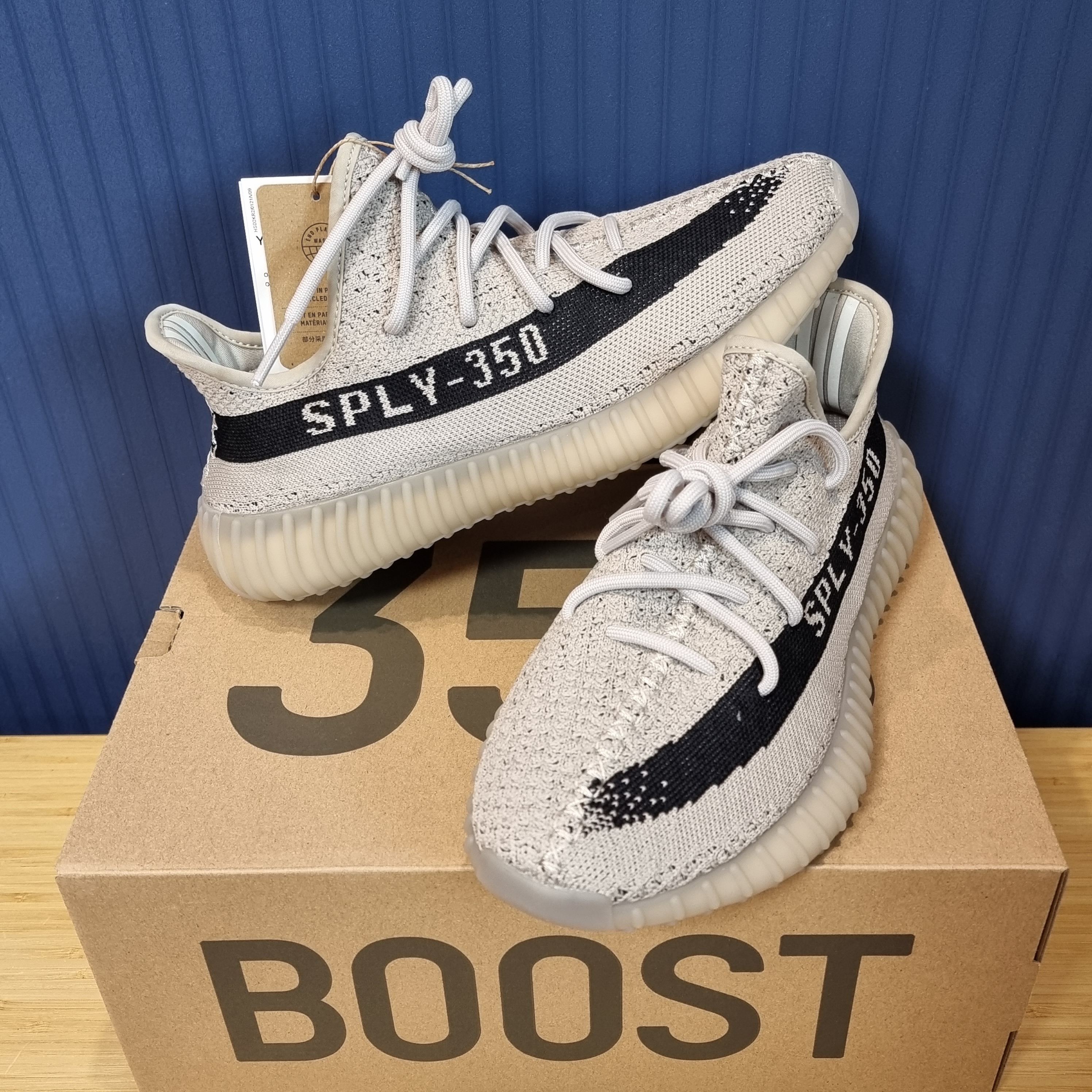 Adidas Yeezy Boost 350 V2 Slate Core Black 2022/2023 착용 스타일