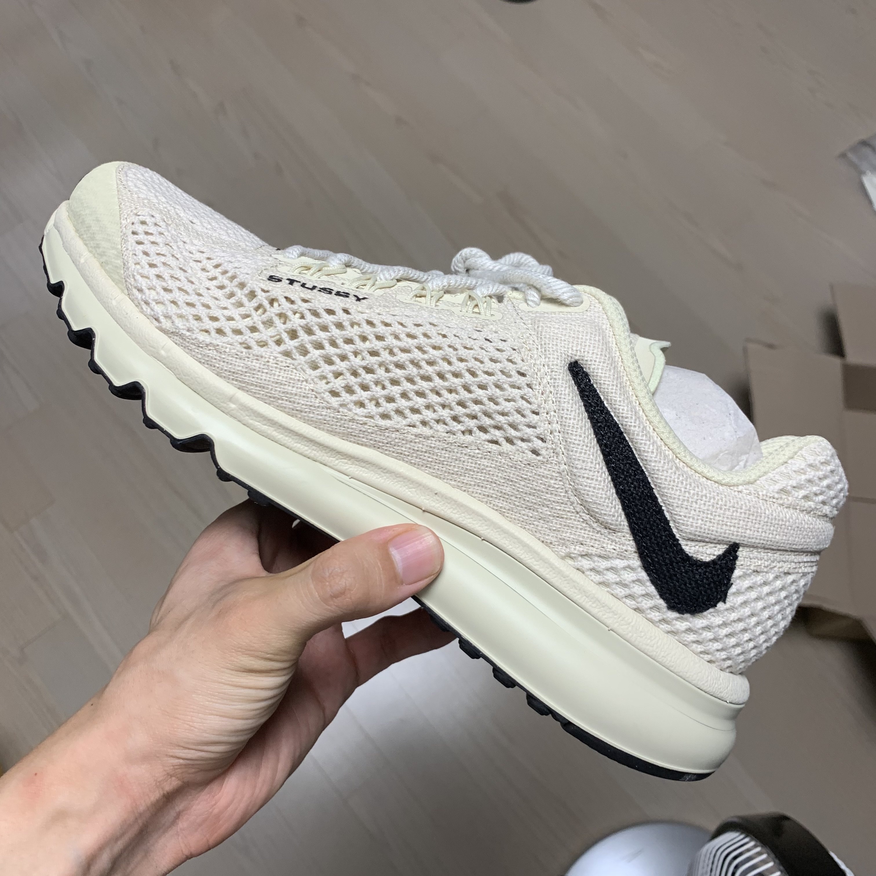 Nike x Stussy Air Max 2013 Fossil 착용 스타일