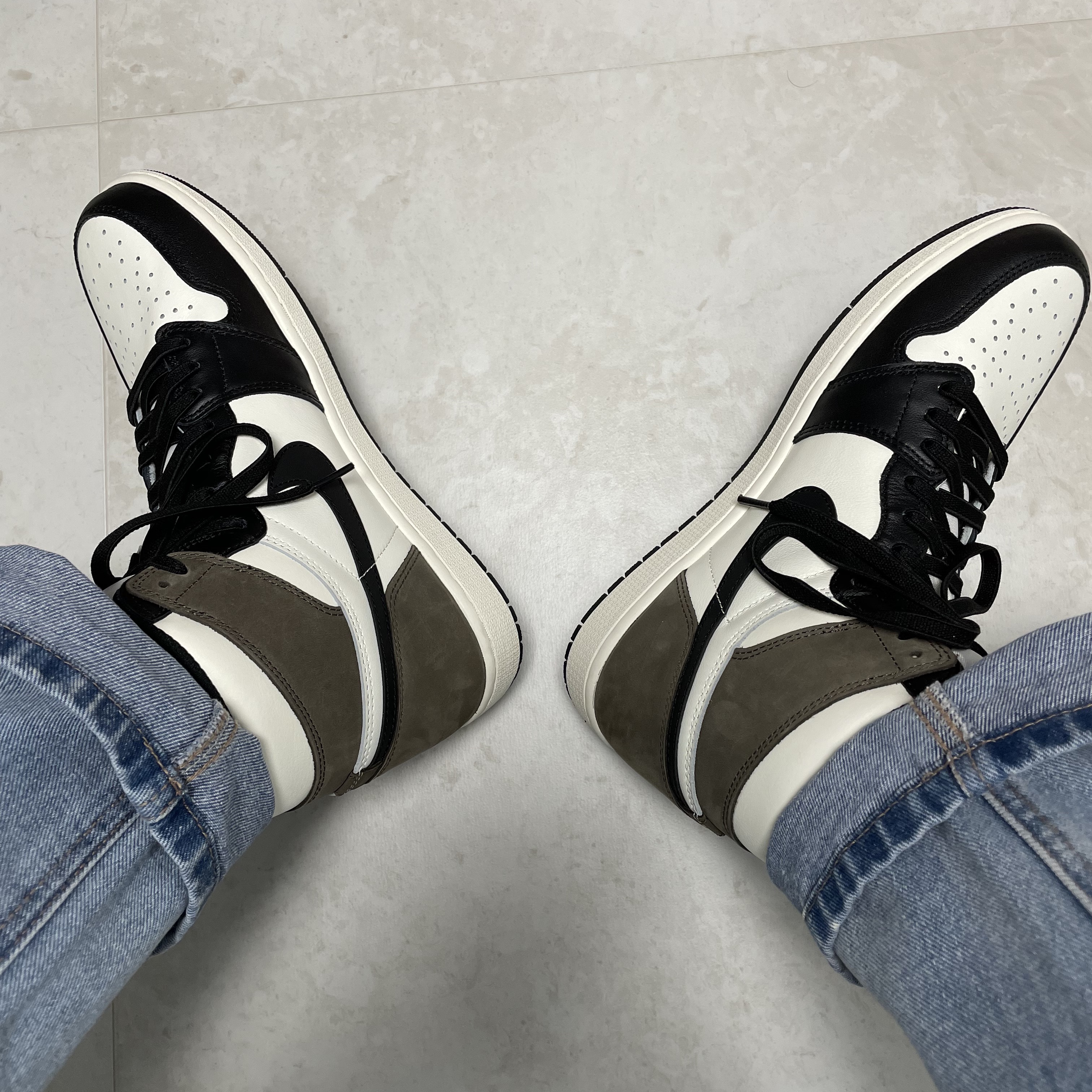 Jordan 1 Retro High OG Black Mocha 착용 스타일