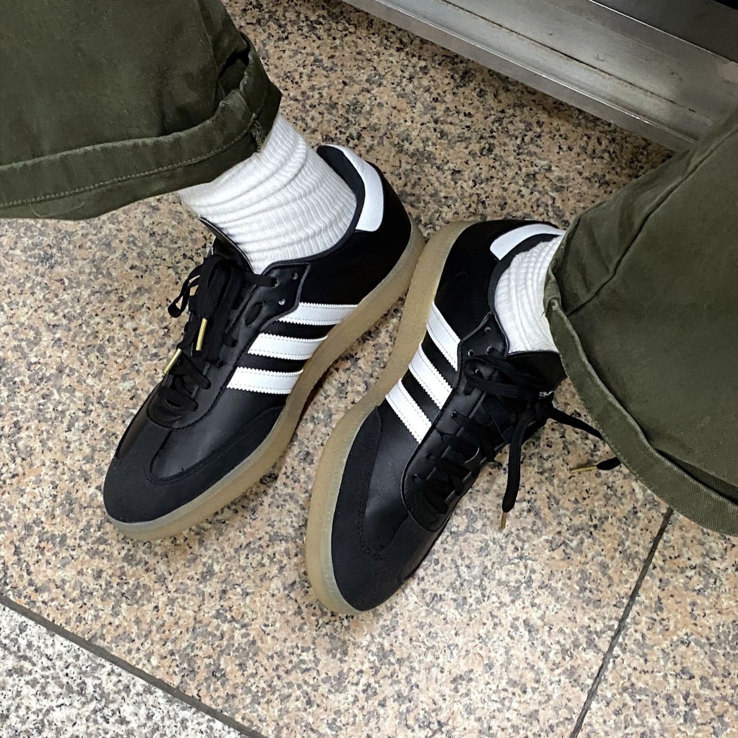 Adidas Velosamba Vegan Cycling Core Black 착용 스타일 - 3