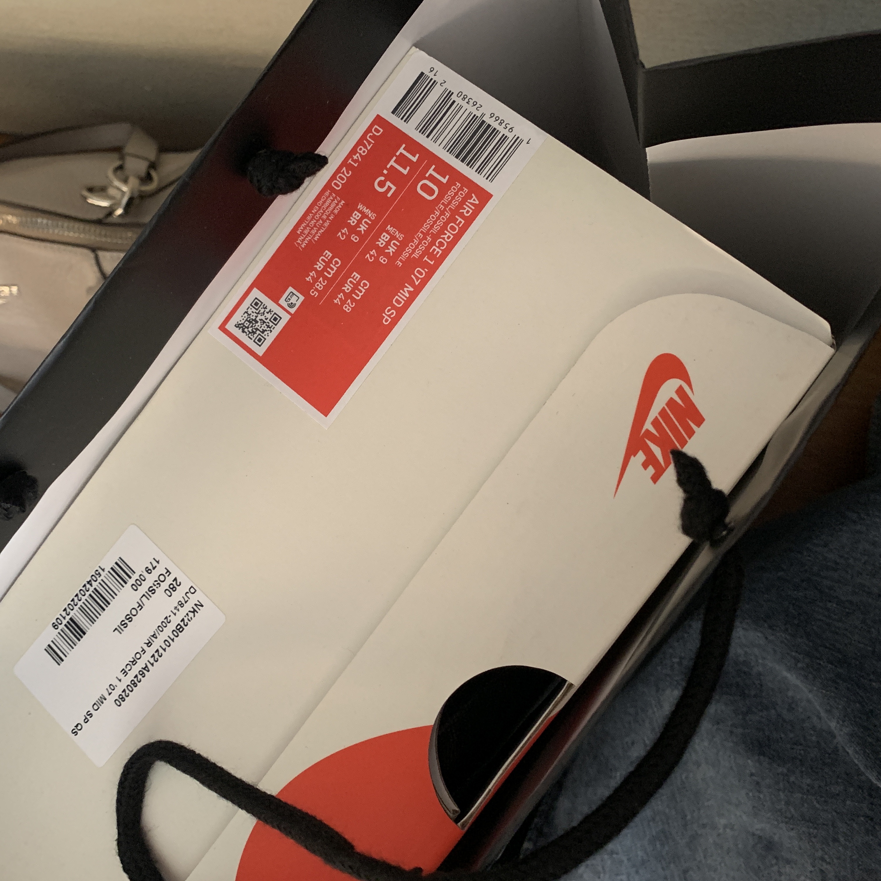 Nike x Stussy Air Force 1 '07 Mid SP Fossil 착용 스타일 - 2