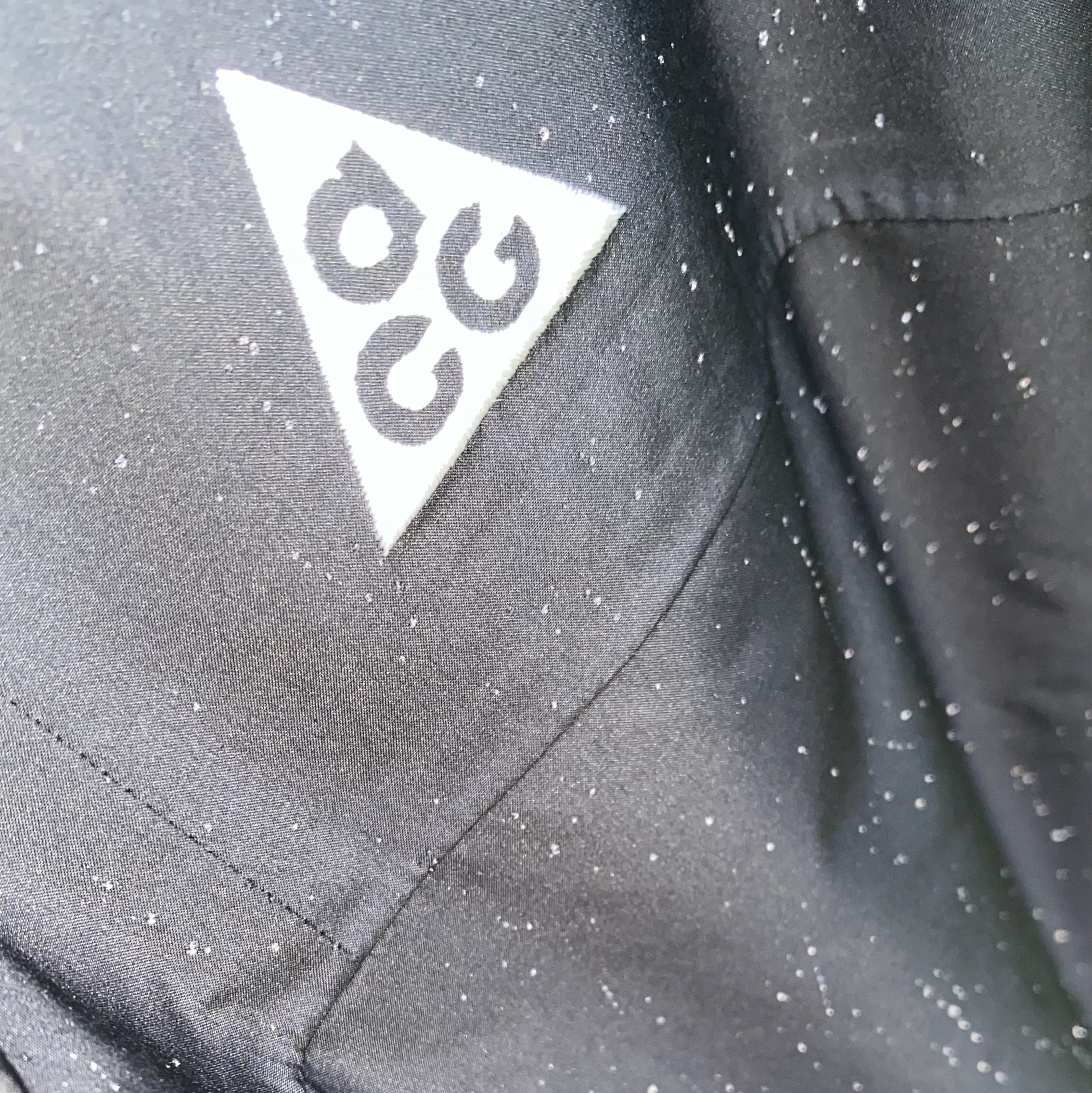 Nike ACG Storm-Fit ADV Cascade Rains Full Zip Shell Jacket Off Noir - Asia 착용 스타일 - 2