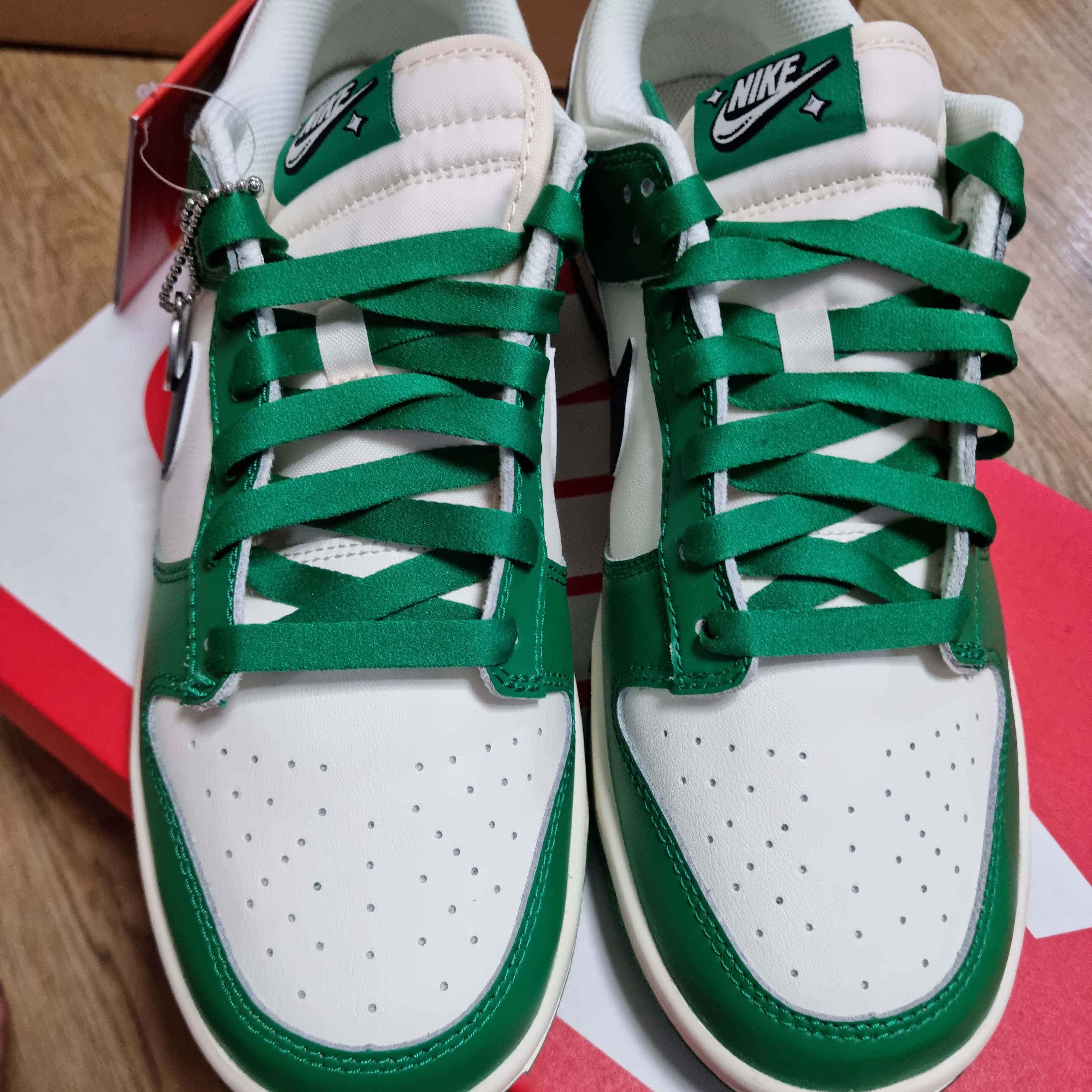 Nike Dunk Low Retro SE Jackpot Malachite 착용 스타일 - 3