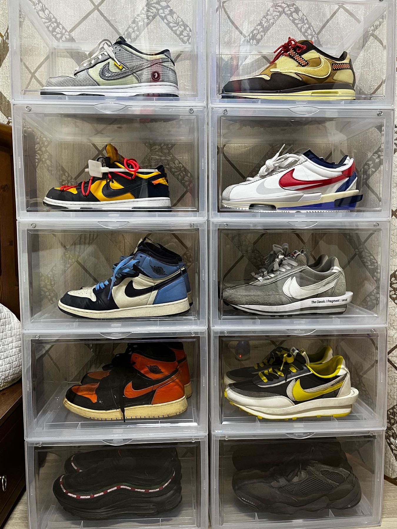 Jordan 1 Retro High Obsidian UNC, Nike x Off-White Dunk Low University Gold Midnight Navy 착용 스타일