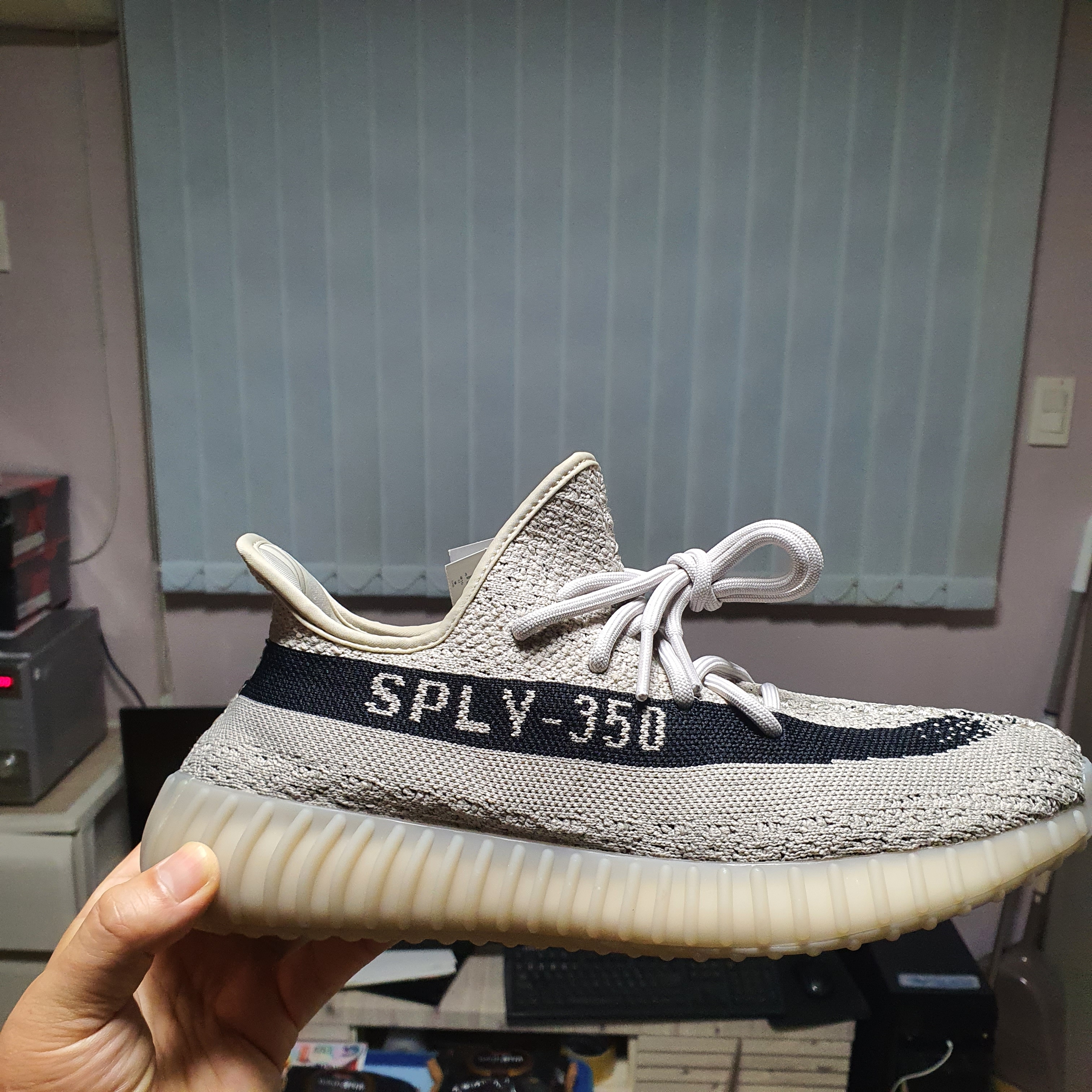 Adidas Yeezy Boost 350 V2 Slate Core Black 2022/2023 착용 스타일