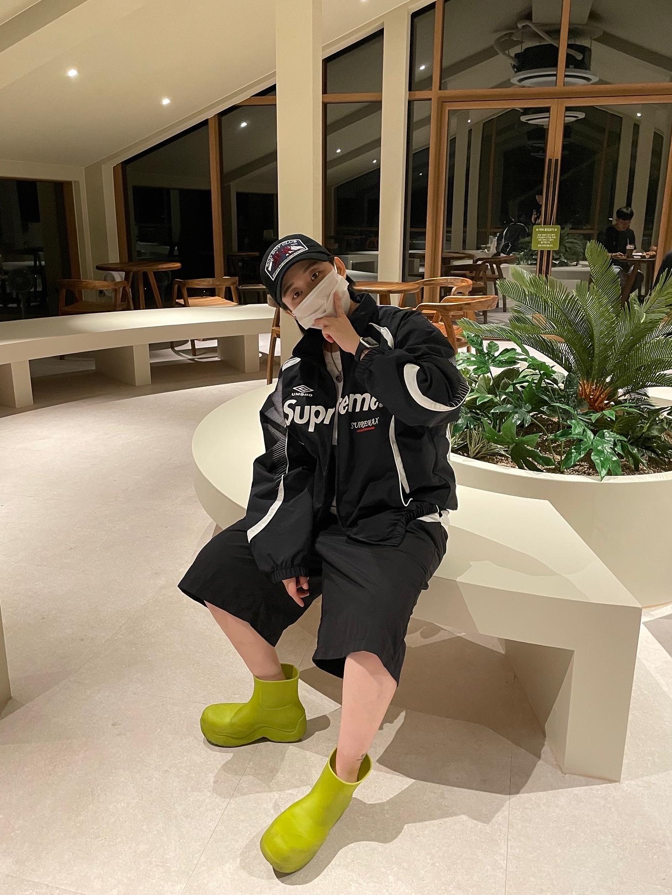 Supreme x Umbro Track Jacket Black - 22SS 착용 스타일 - 1