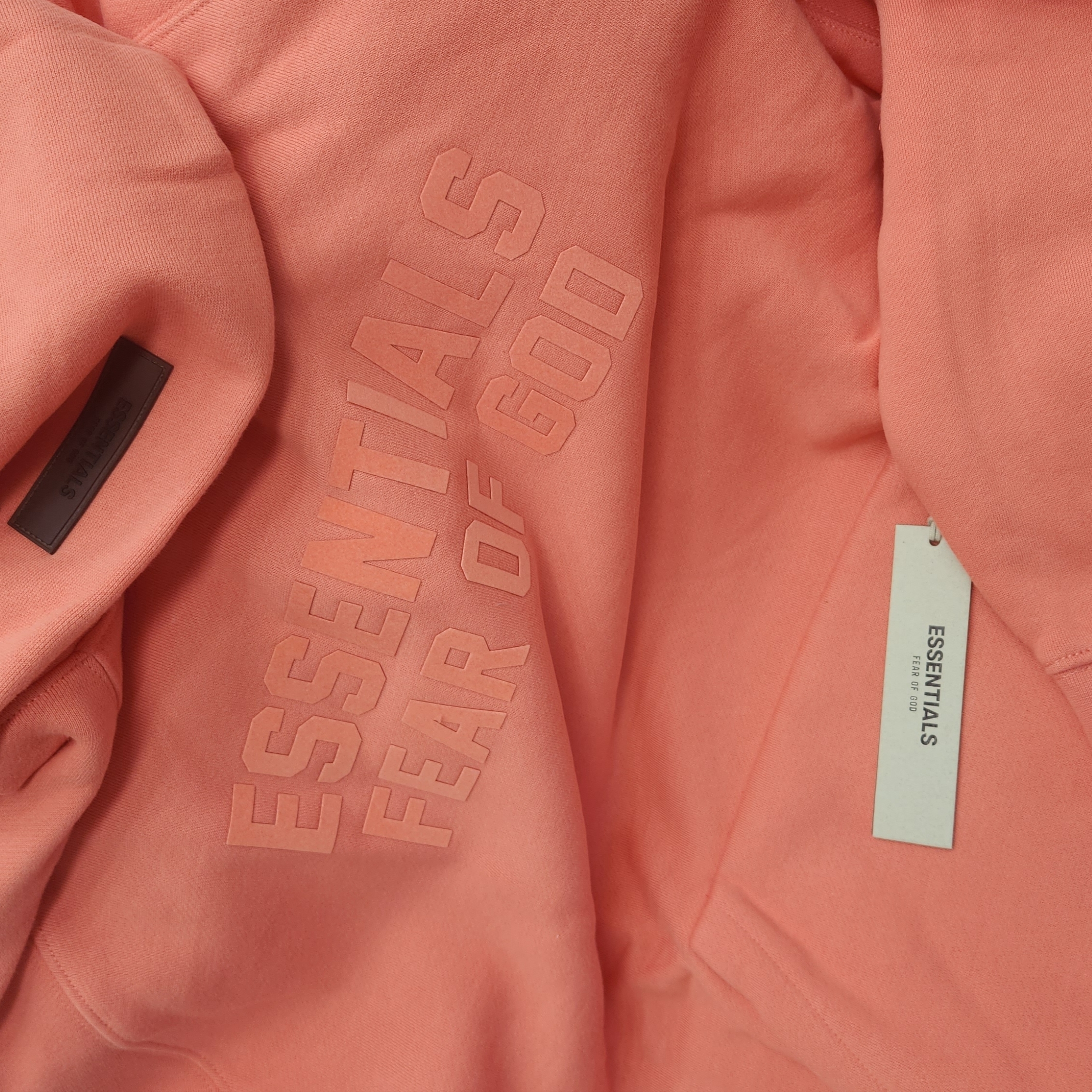 Essentials Hoodie Coral - 22FW 착용 스타일