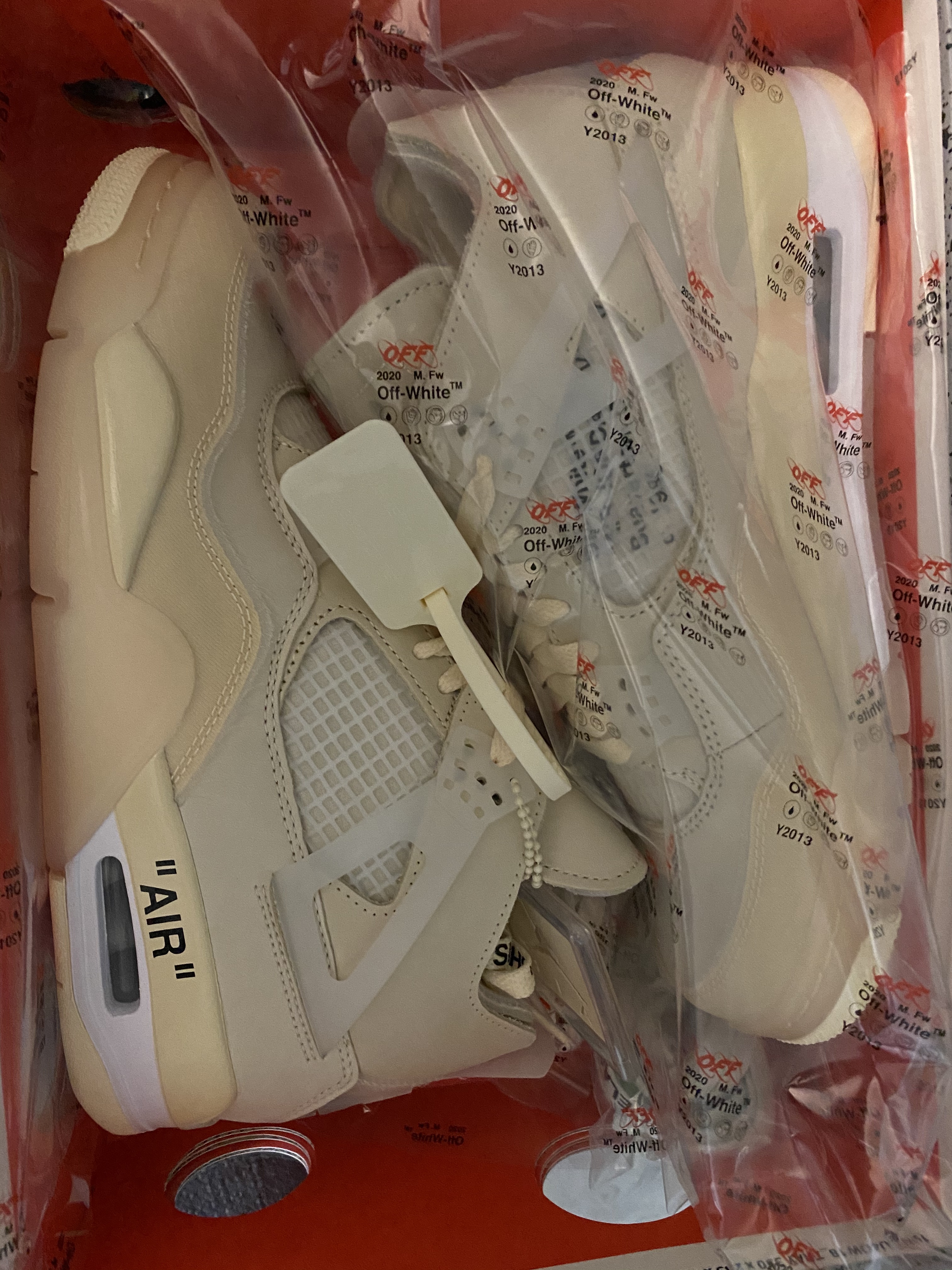 (W) Jordan 4 x Off-White Retro SP Sail 착용 스타일