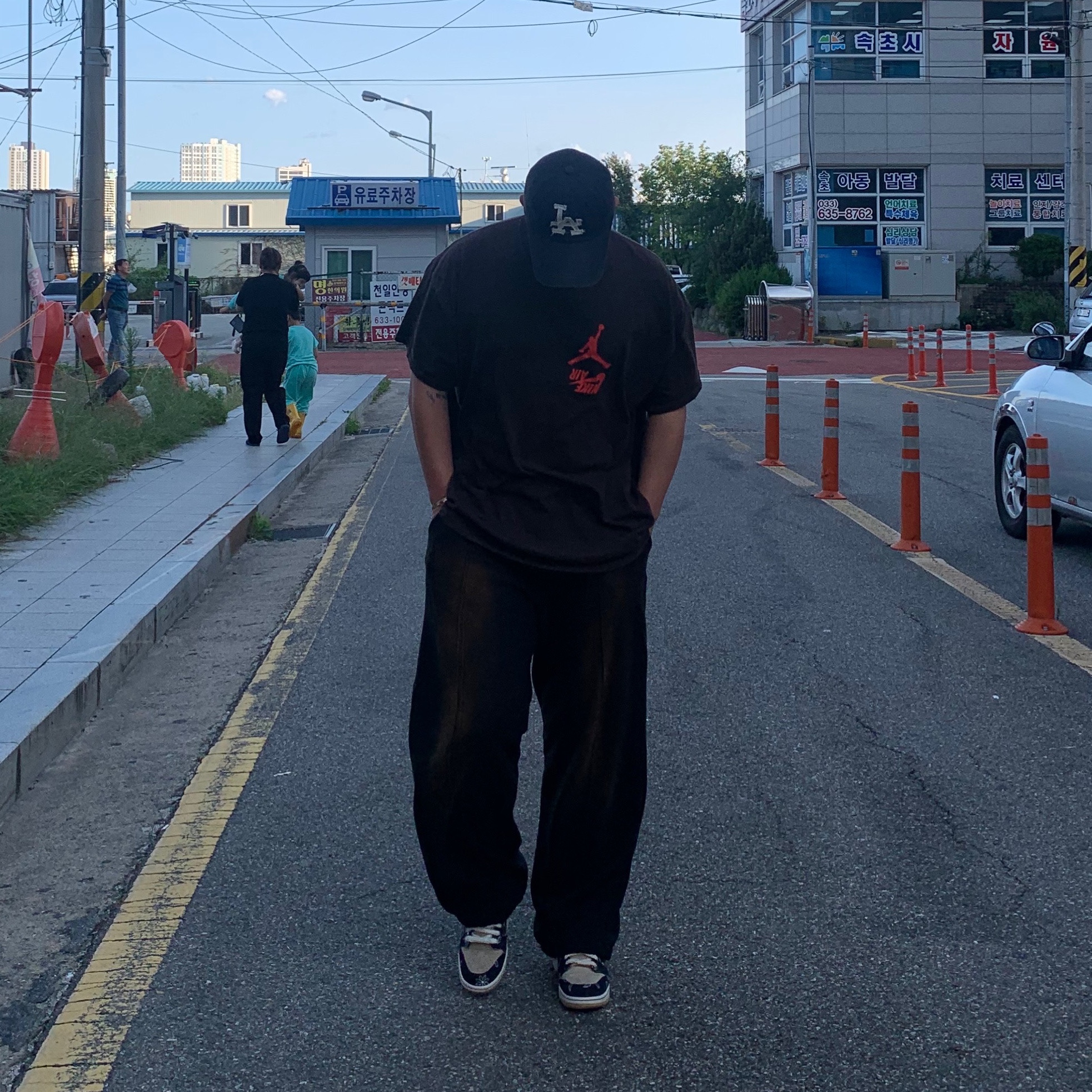 Nike x Travis Scott SB Dunk Low 착용 스타일 - 2