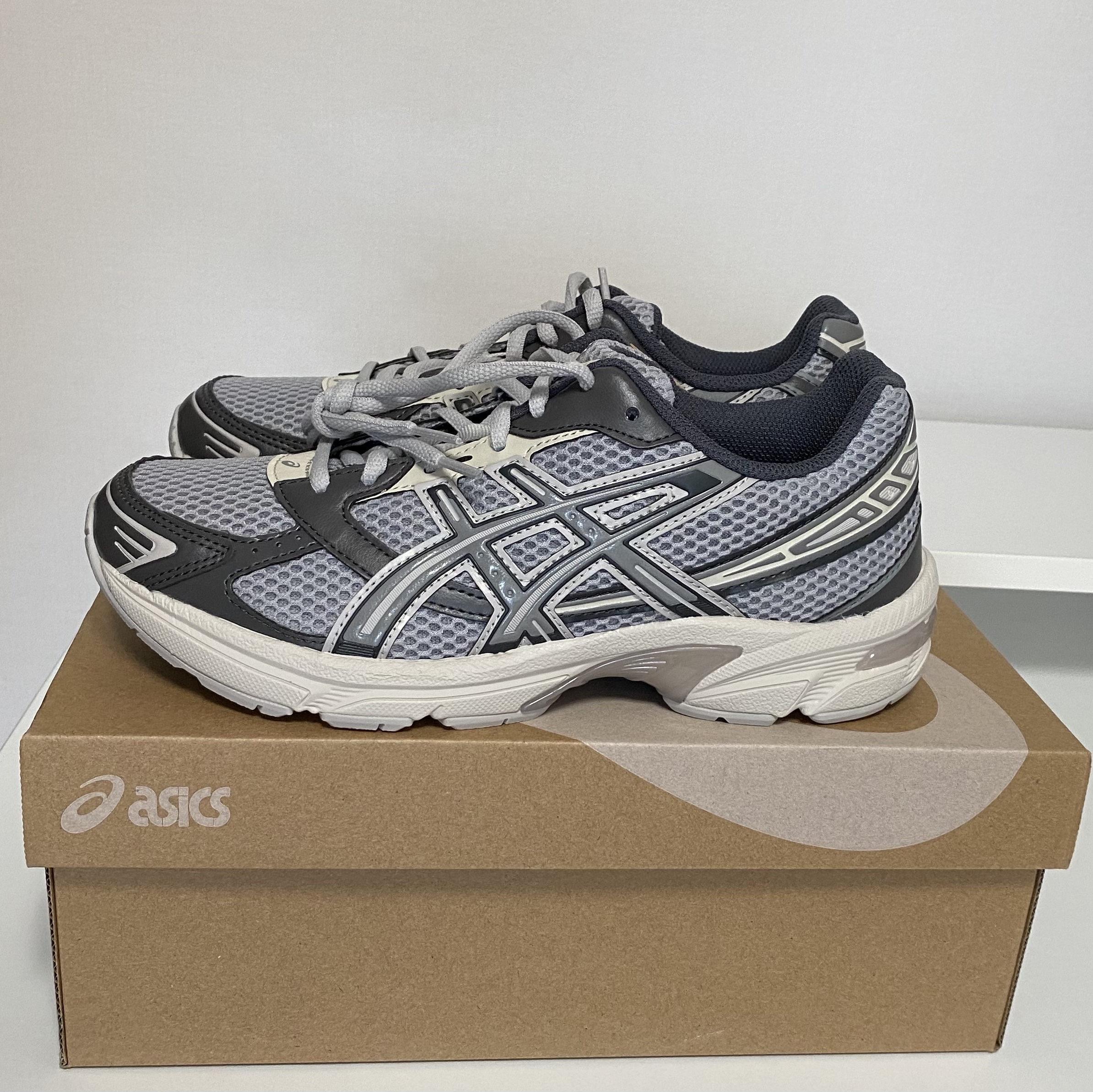 Asics Gel-1130 Oyster Grey Clay Grey 착용 스타일 - 2