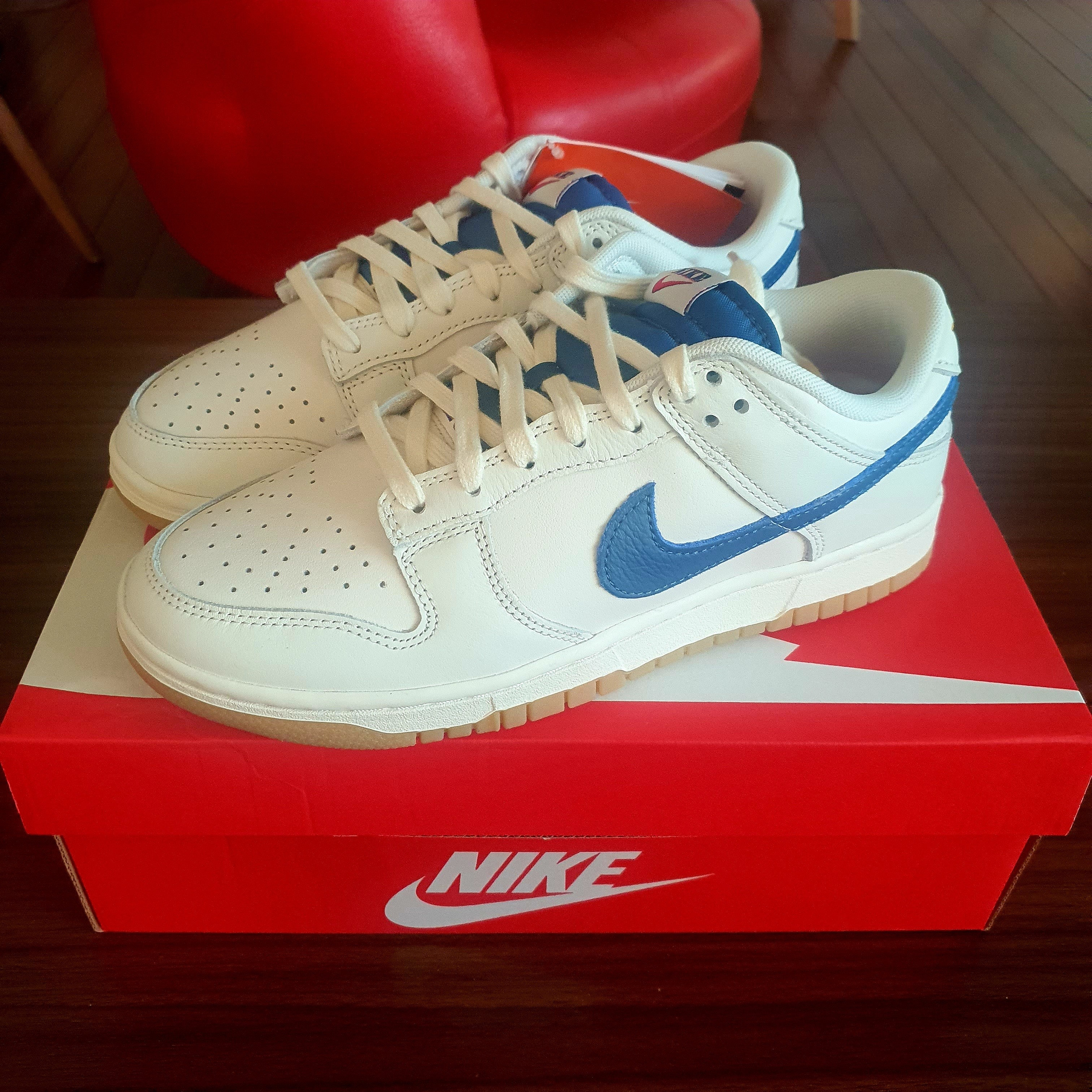 Nike Dunk Low SE Sail Dark Marina Blue 착용 스타일