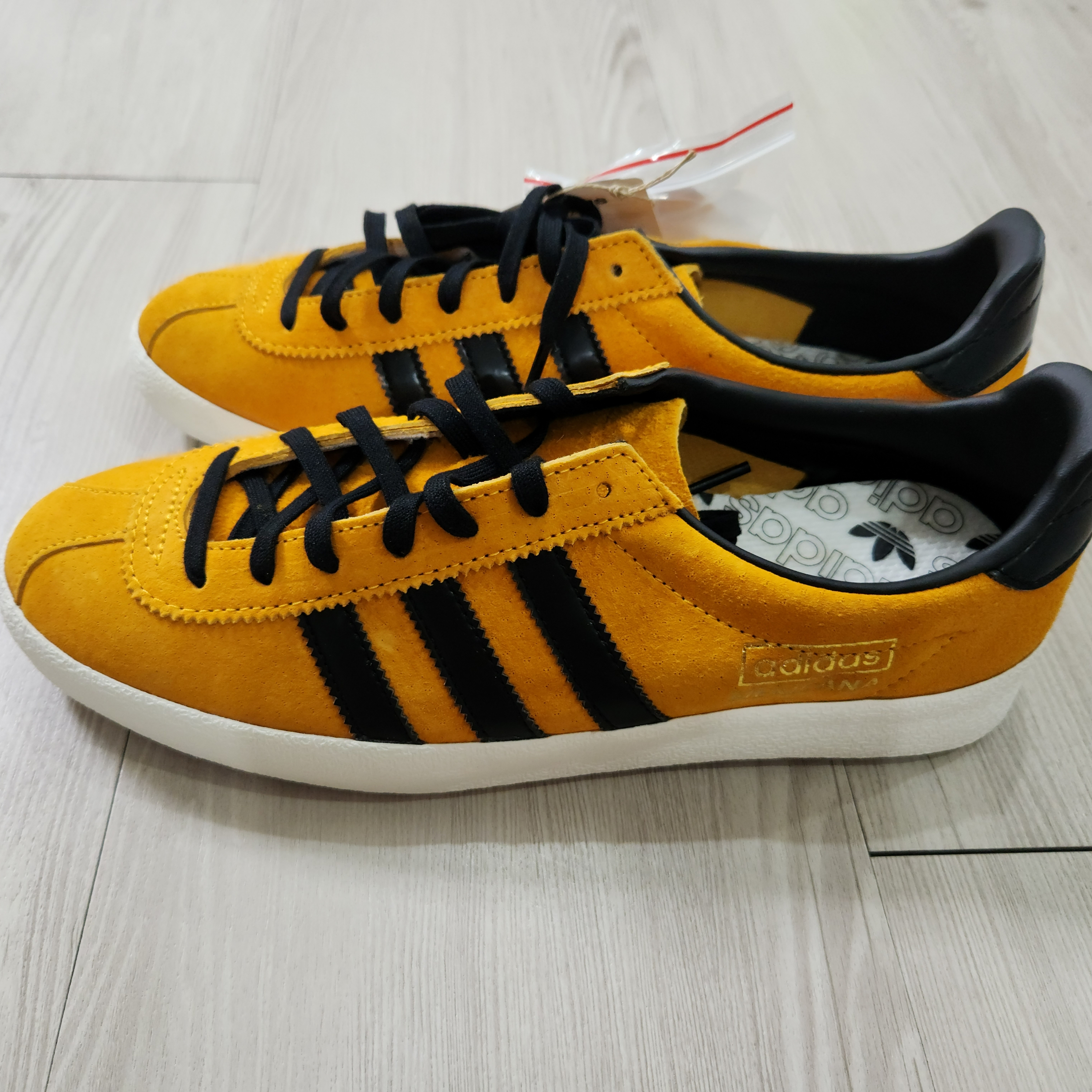 Adidas Mexicana Team College Gold 착용 스타일