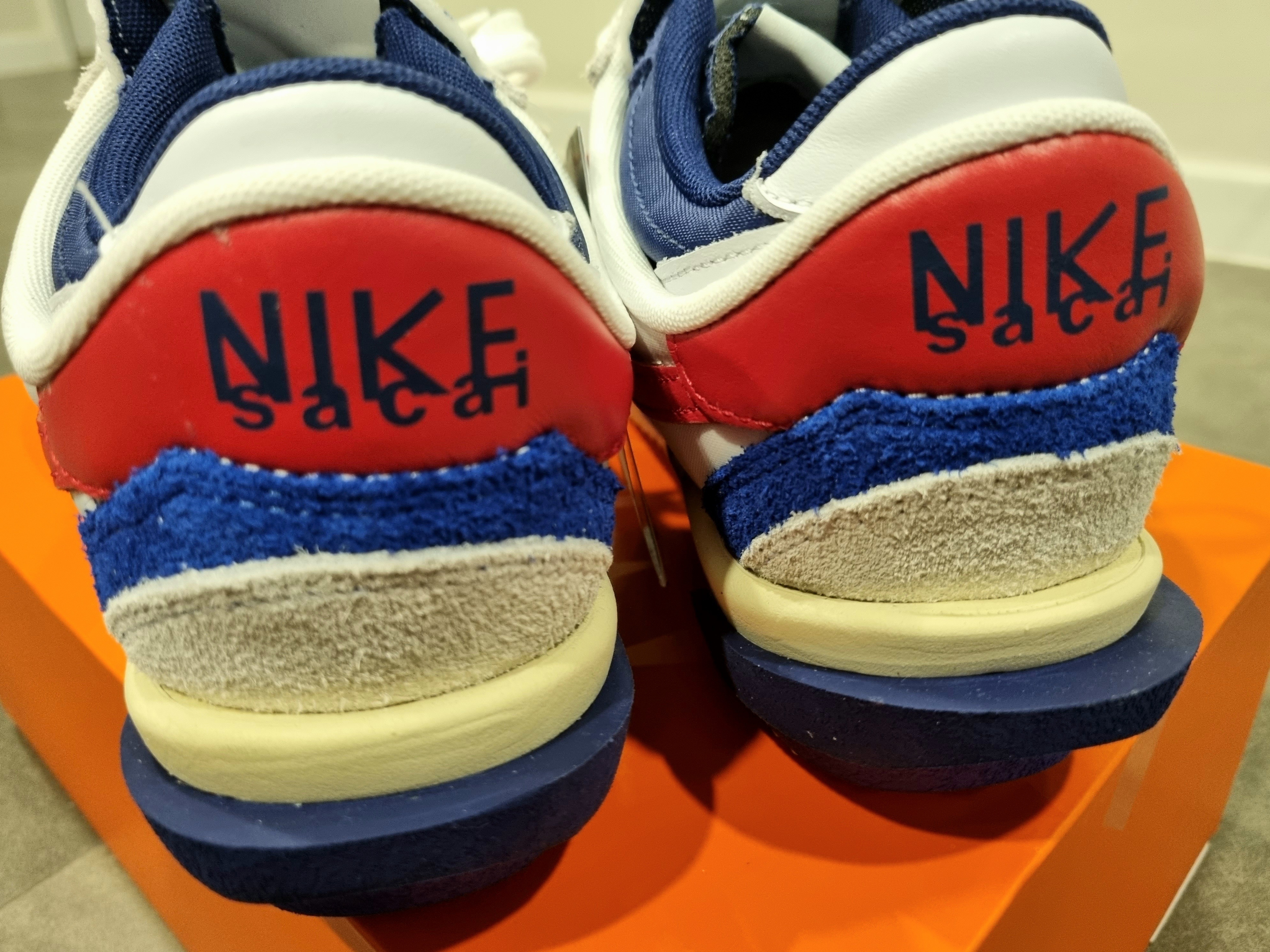 Nike x Sacai Zoom Cortez SP White and University Red 착용 스타일 - 4
