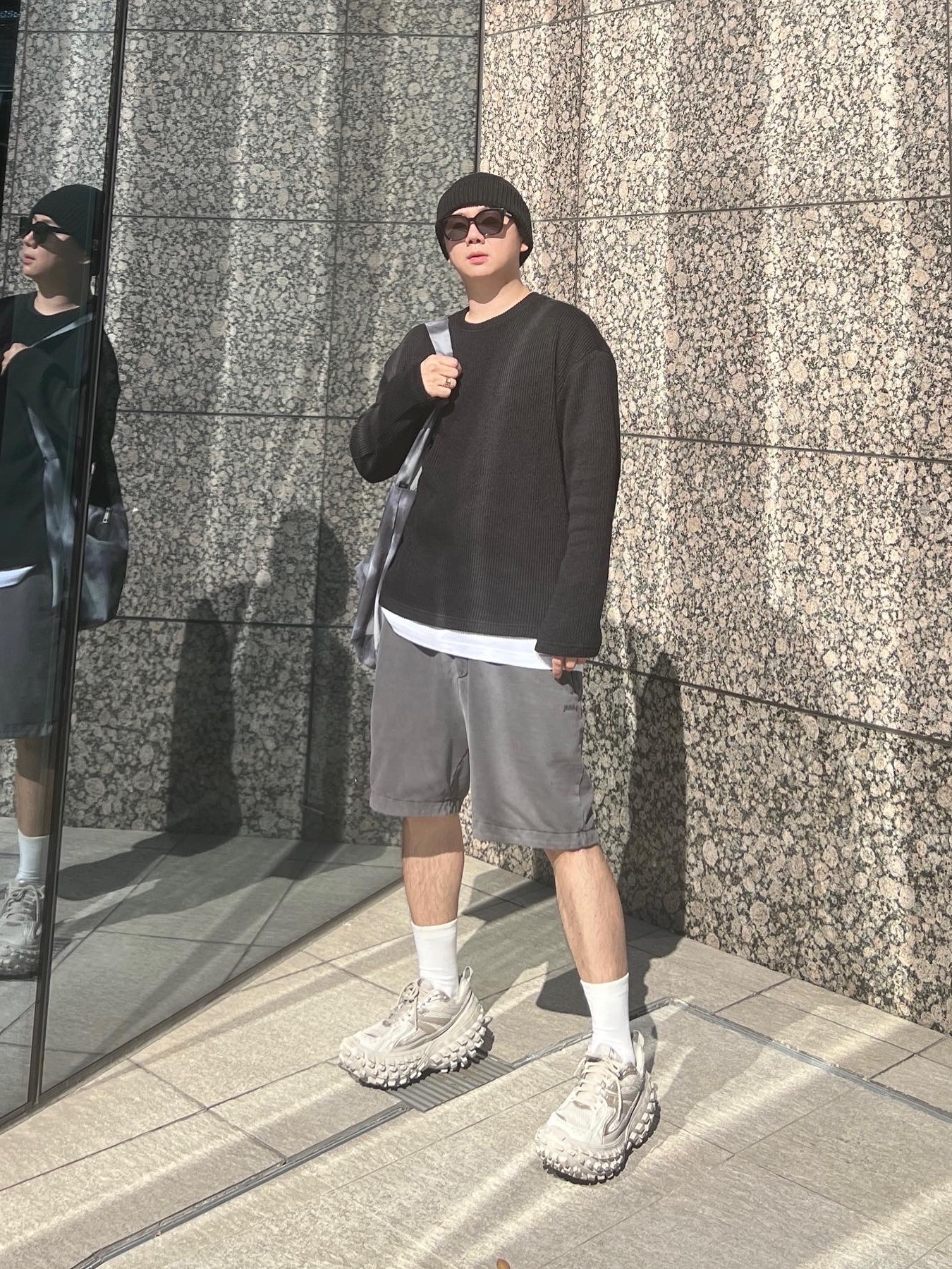 Balenciaga Defender Sneakers Beige 착용 스타일 - 1
