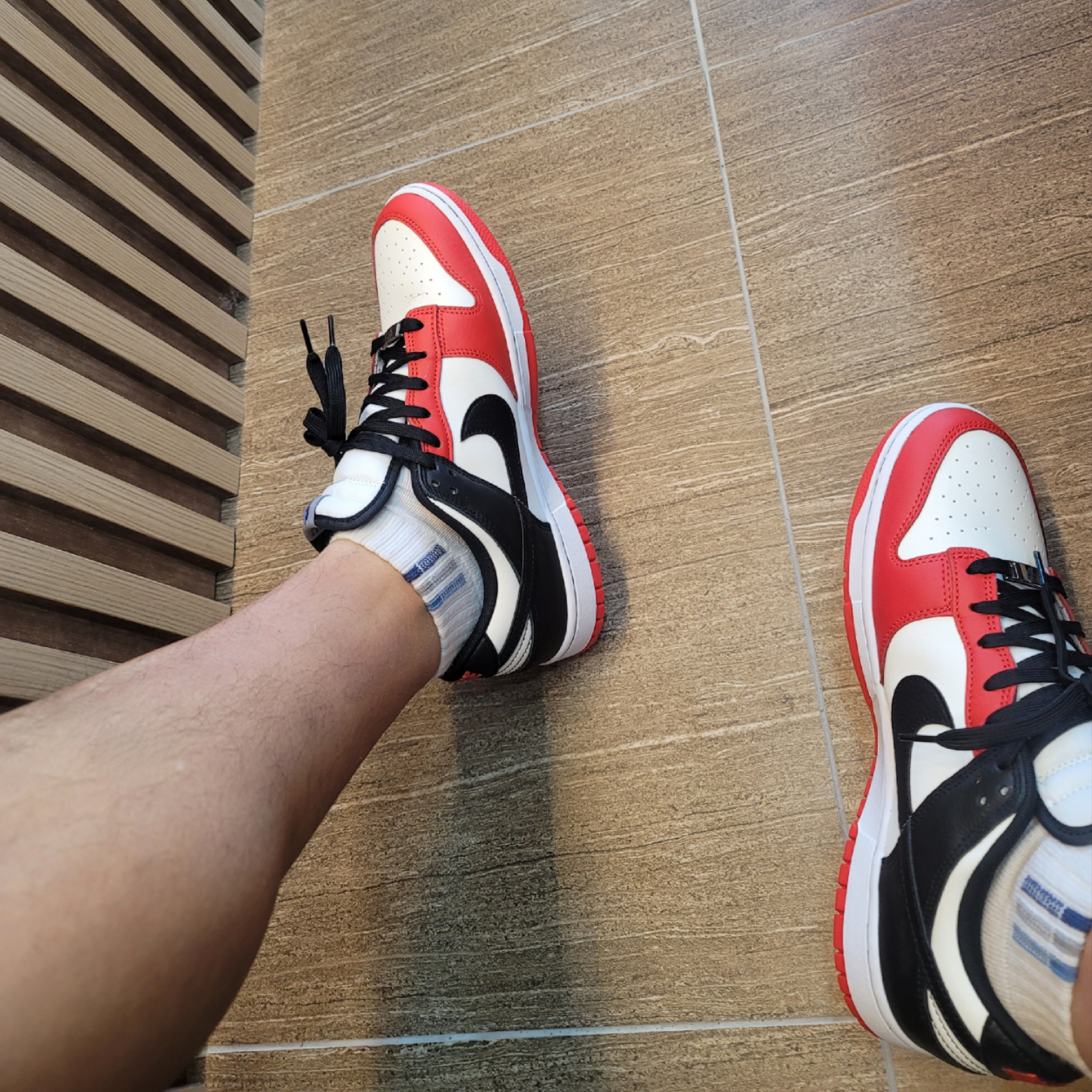 Nike x NBA Dunk Low Retro EMB Black and Chile Red 착용 스타일