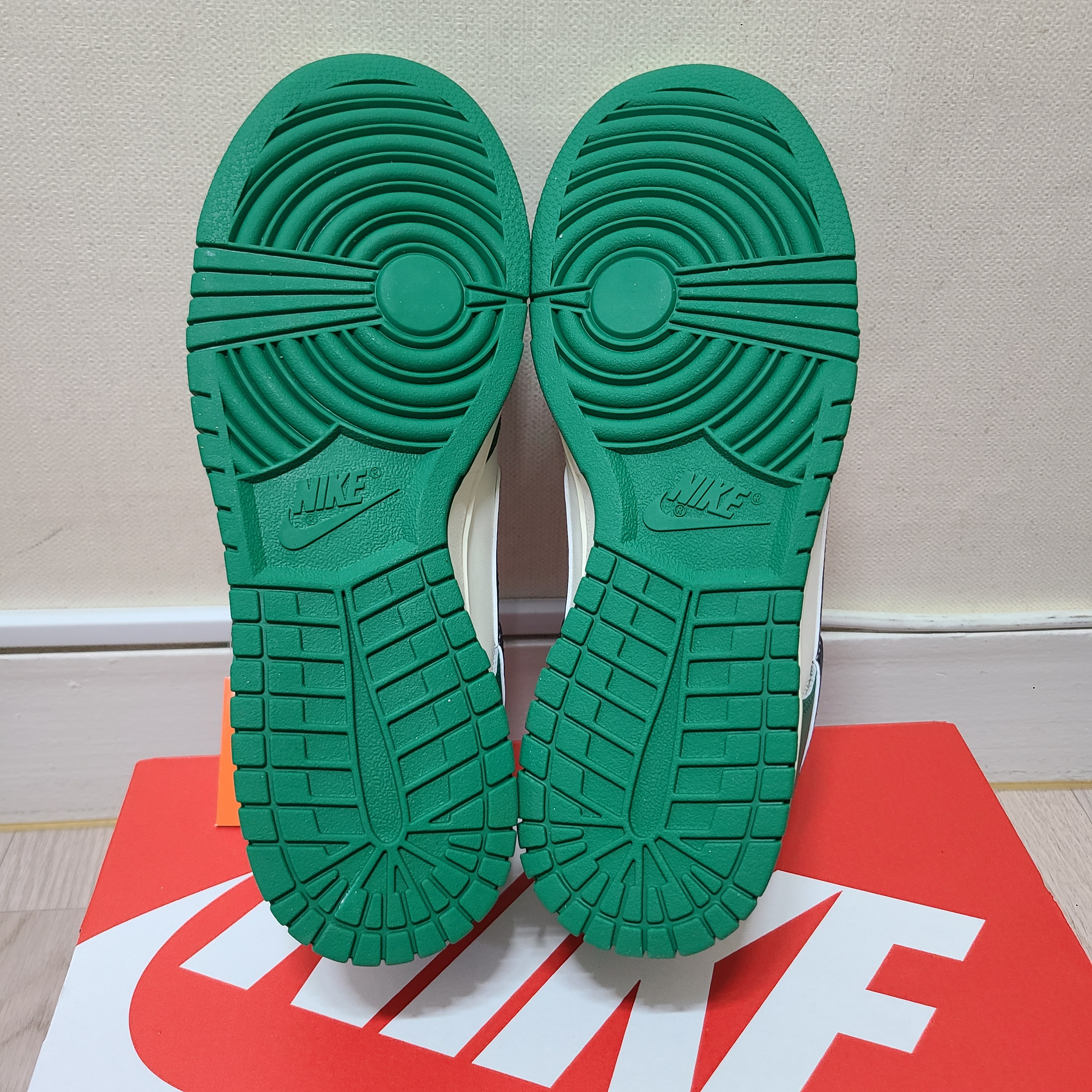 Nike Dunk Low Retro SE Jackpot Malachite 착용 스타일 - 4