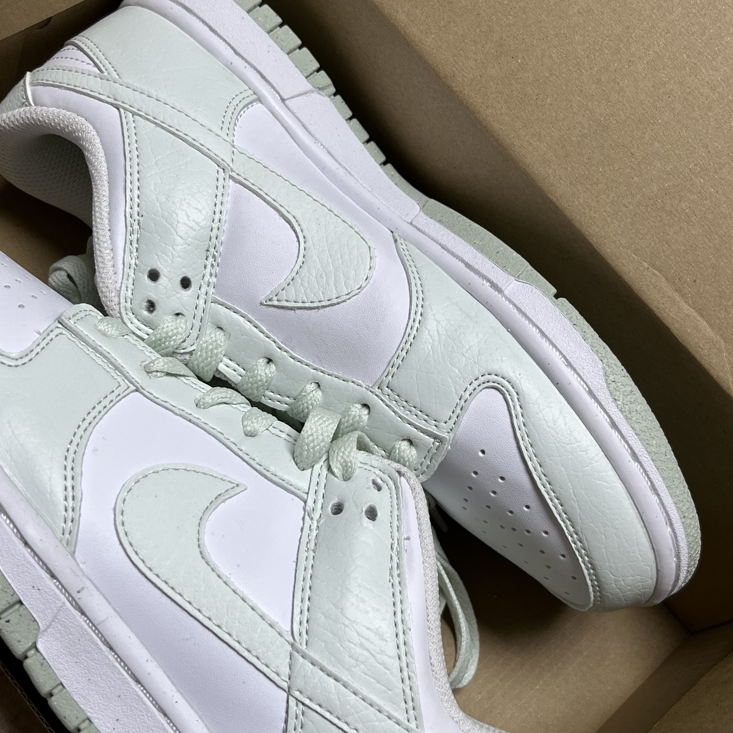 (W) Nike Dunk Low Next Nature Barely Green and White 착용 스타일