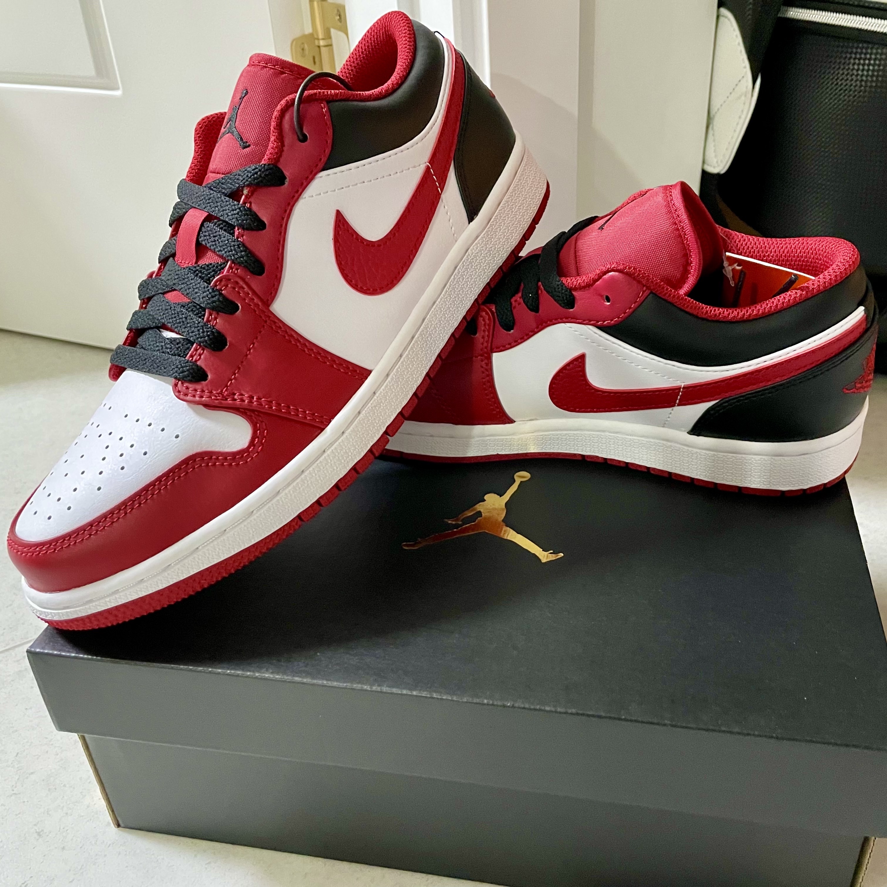 Jordan 1 Low White Gym Red Black 착용 스타일