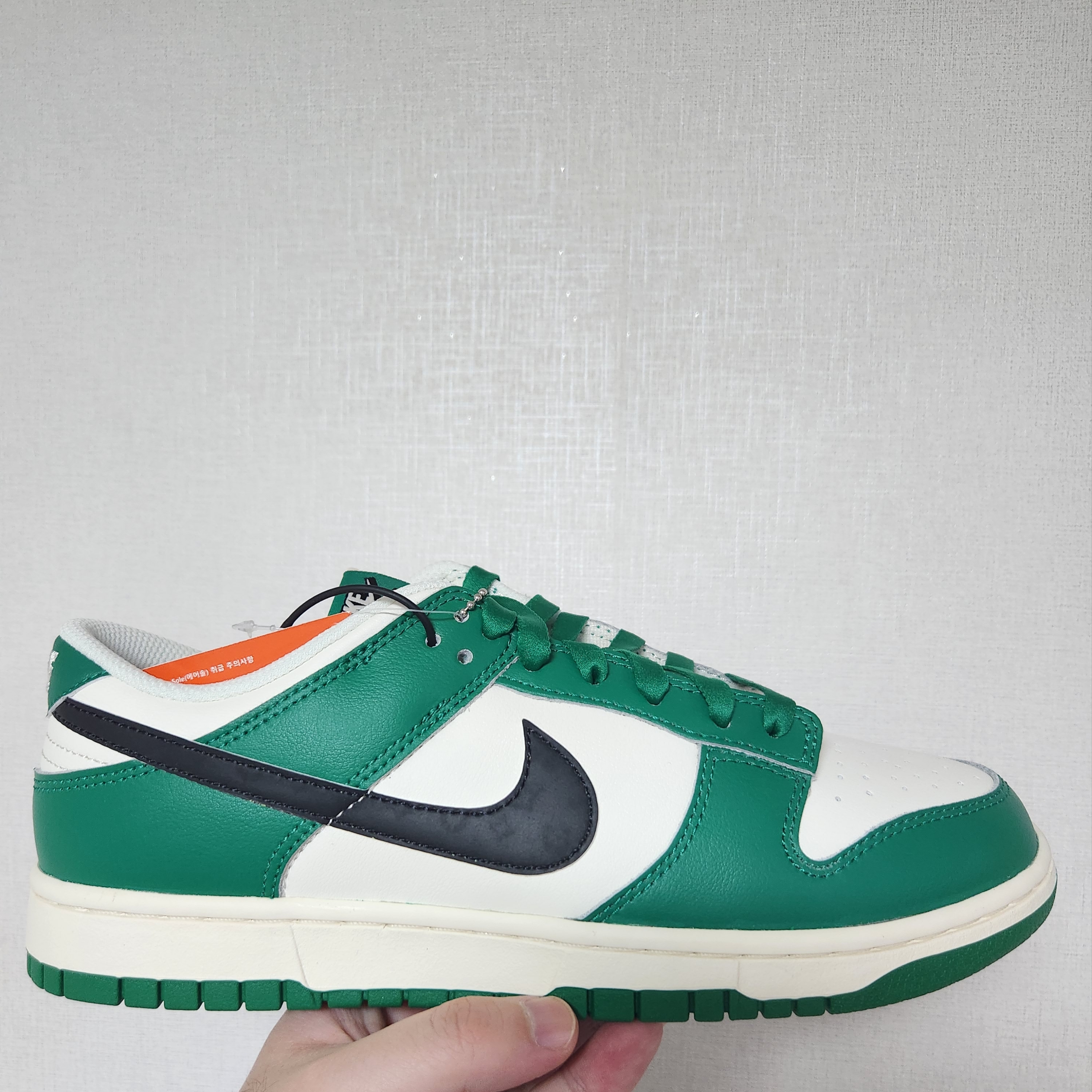 Nike Dunk Low Retro SE Jackpot Malachite 착용 스타일 - 2