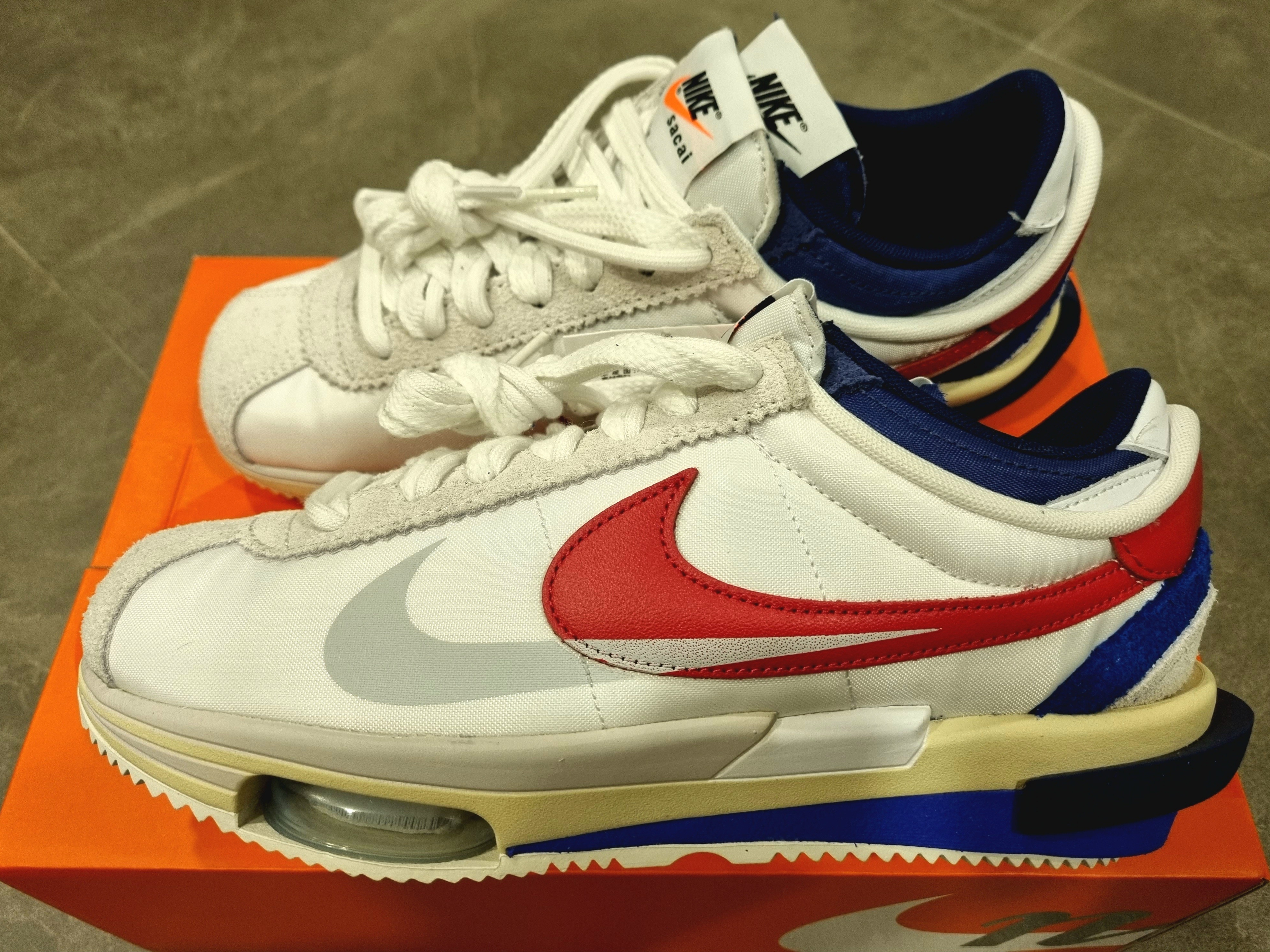 Nike x Sacai Zoom Cortez SP White and University Red 착용 스타일 - 3