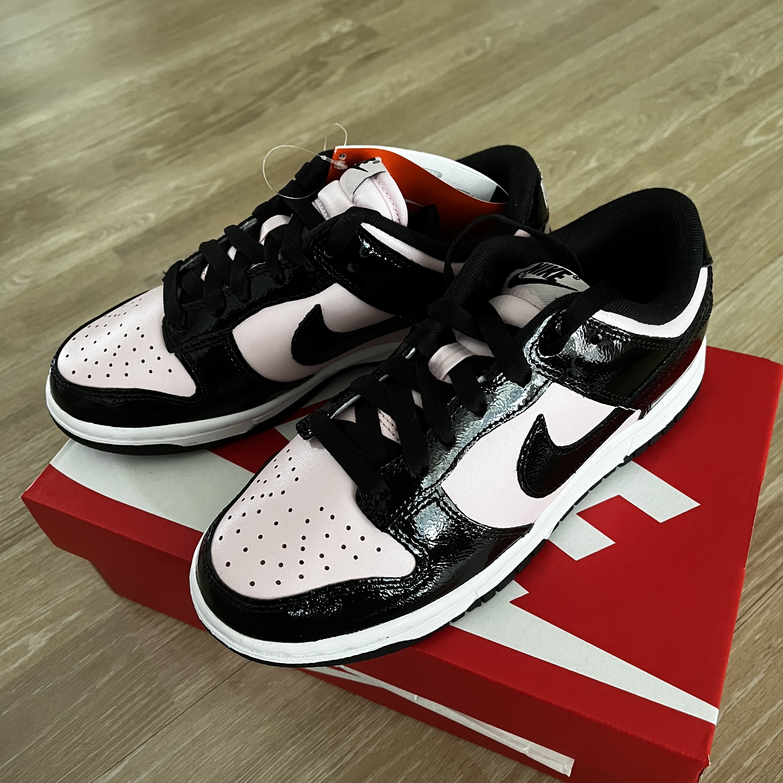 (W) Nike Dunk Low Essential Pink Foam Black 착용 스타일