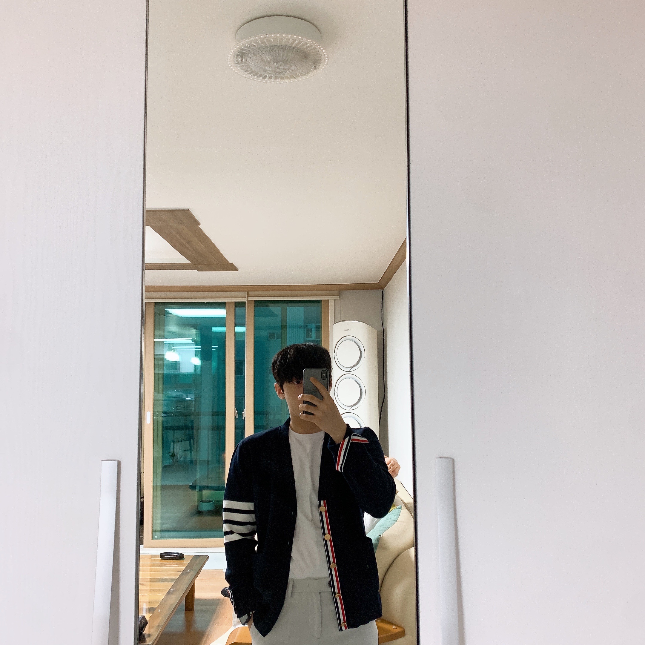 Thom Browne Milano Stitch 4-Bar Cardigan Navy 착용 스타일