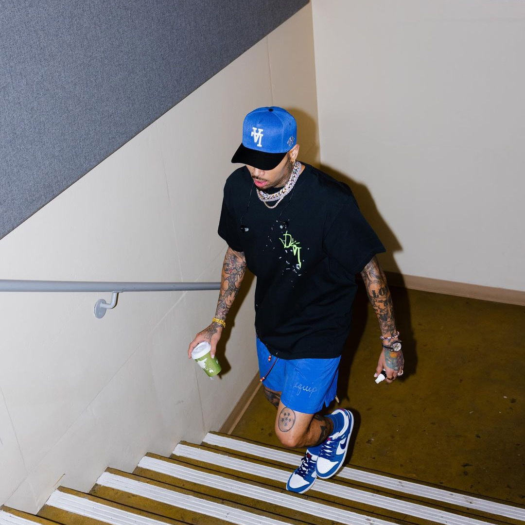 Nike SB Dunk Low Pro Premium Deep Royal Blue 착용 스타일 - 3