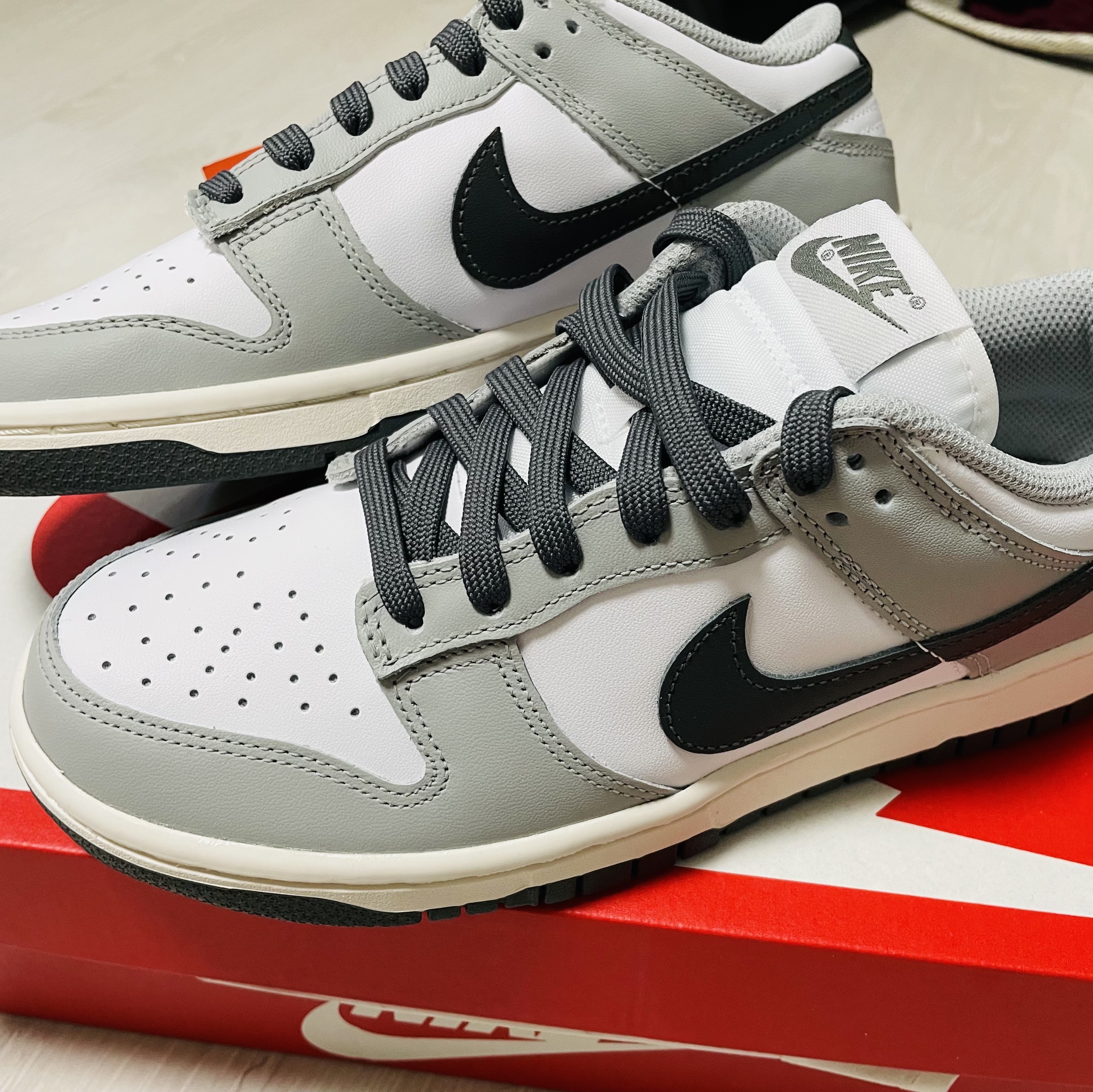 (W) Nike Dunk Low Light Smoke Grey 착용 스타일