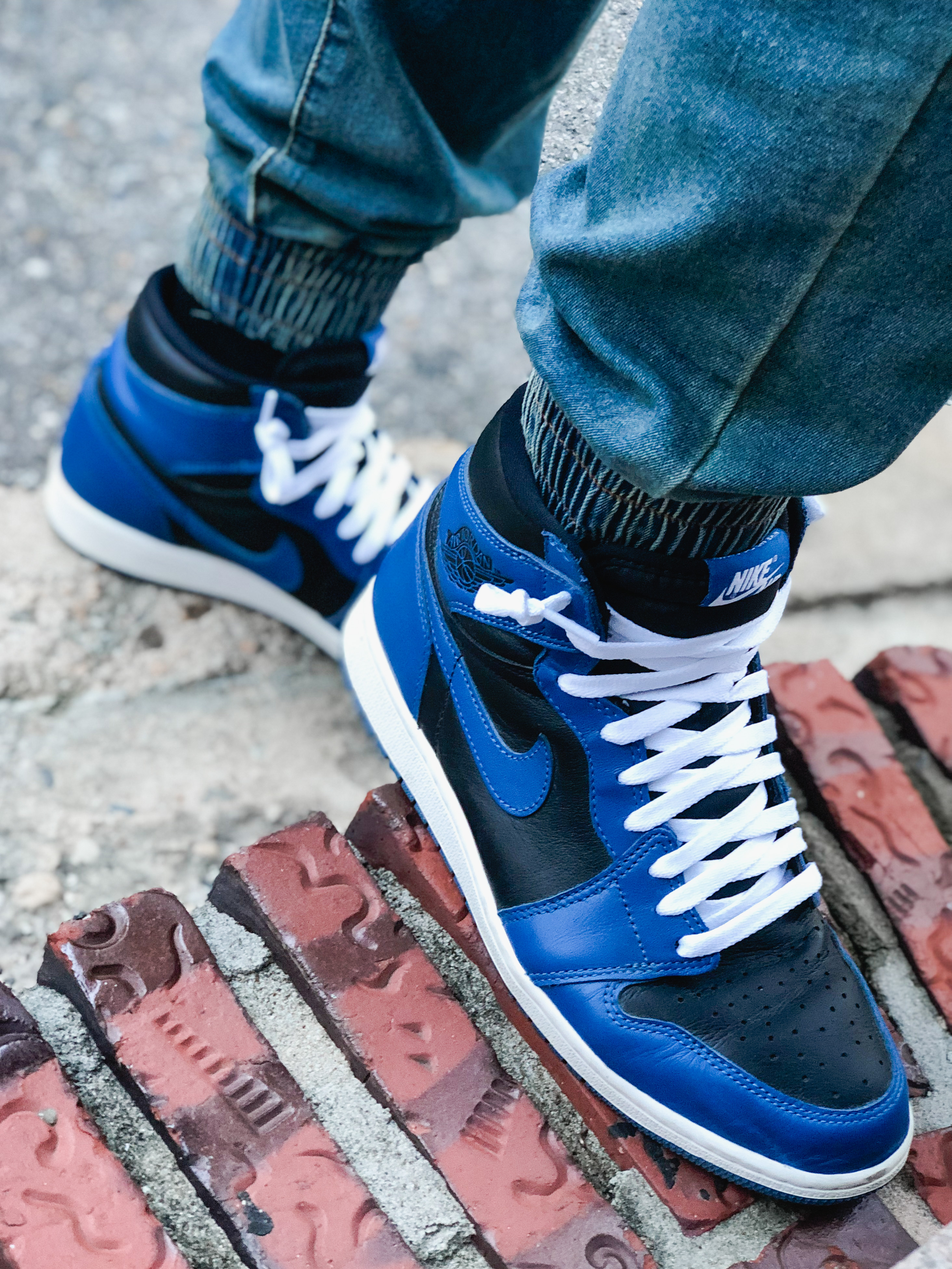 Jordan 1 Retro High OG Dark Marina Blue 착용 스타일 - 1