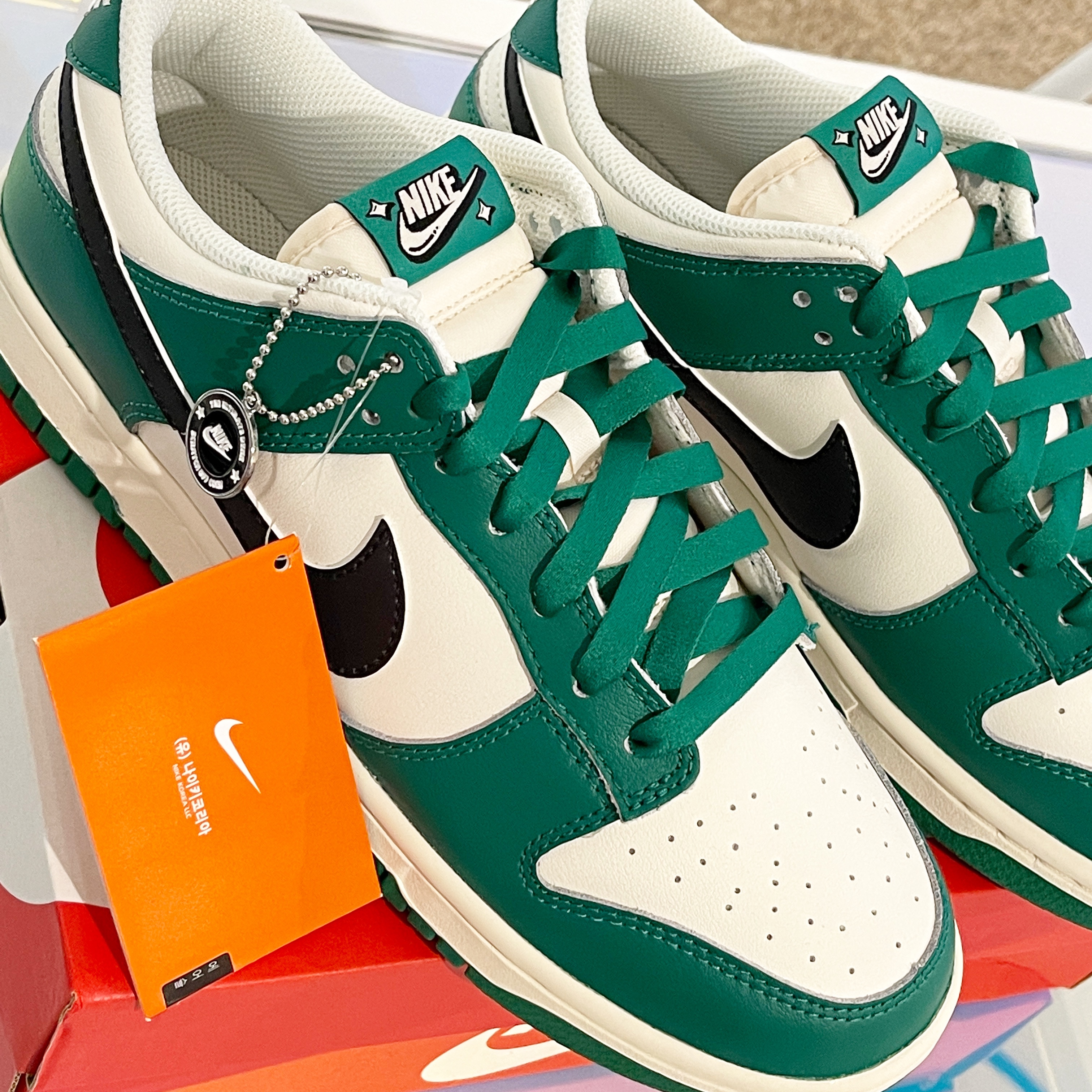 Nike Dunk Low Retro SE Jackpot Malachite 착용 스타일
