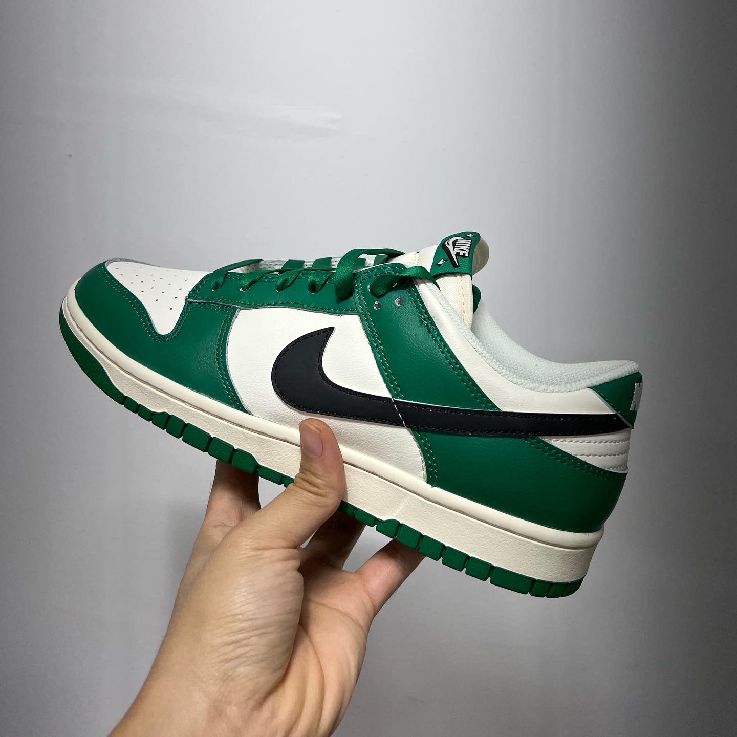 Nike Dunk Low Retro SE Jackpot Malachite 착용 스타일 - 3