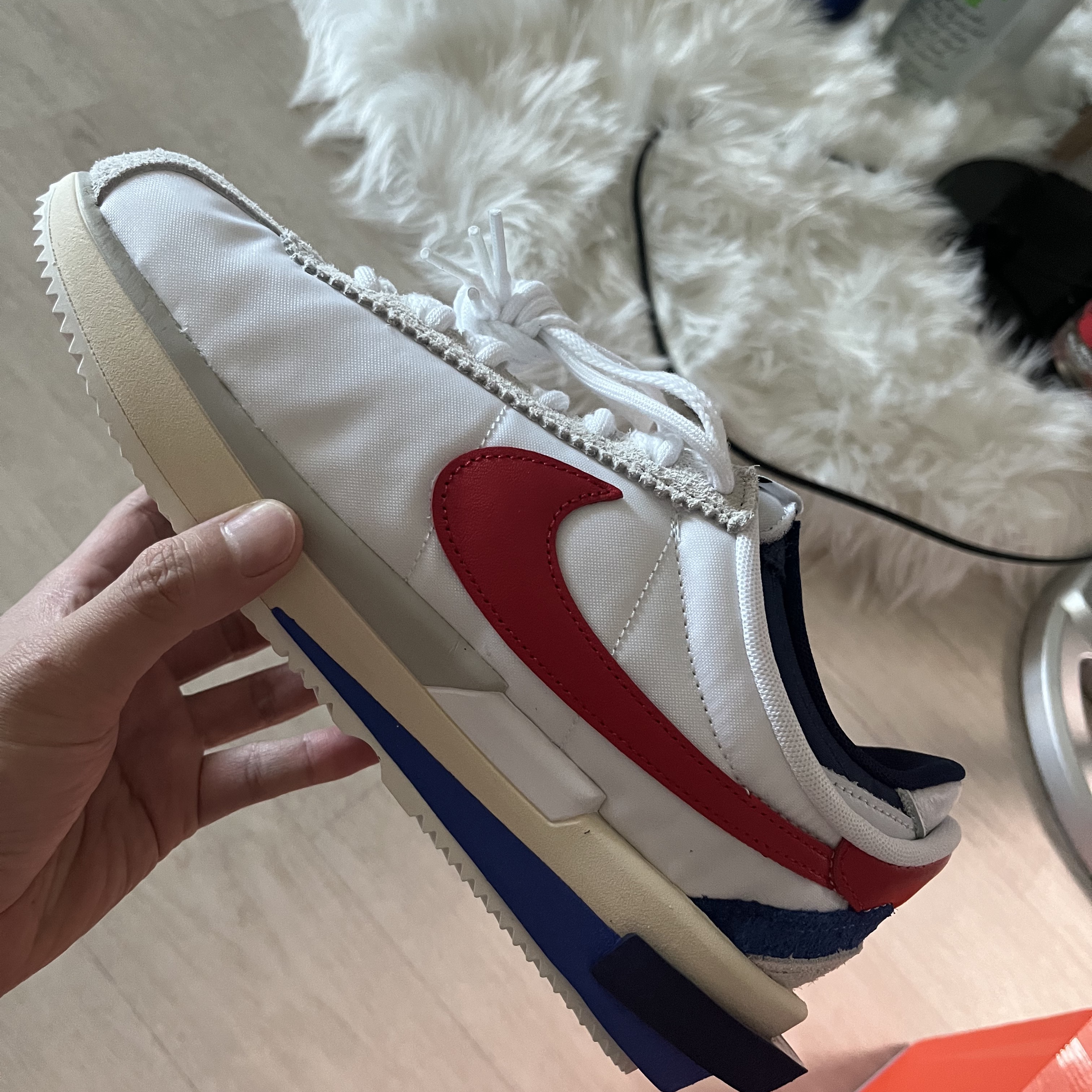 Nike x Sacai Zoom Cortez SP White and University Red, Nike x Sacai x Clot LDWaffle Cool Grey 착용 스타일 - 3