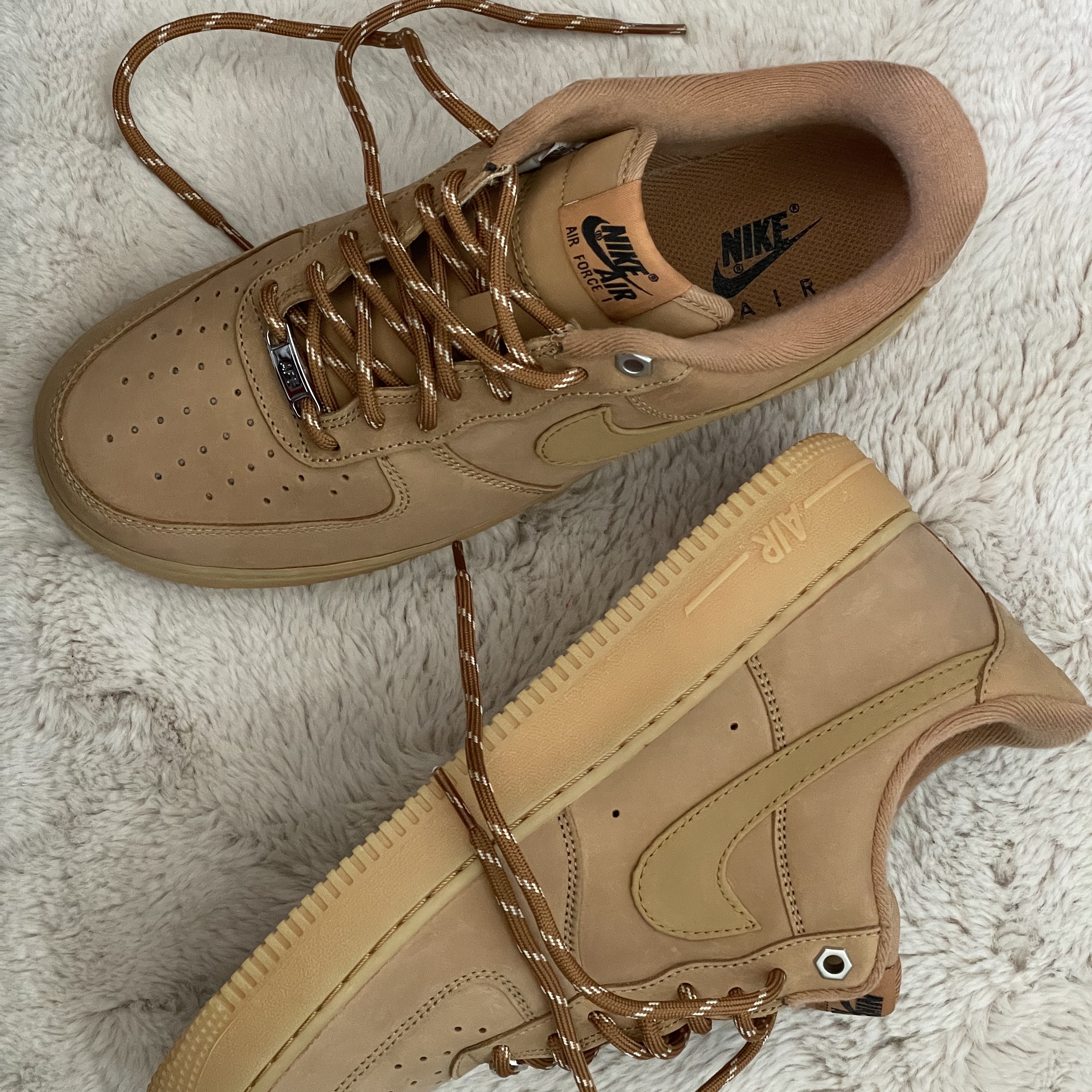 Nike Air Force 1 '07 WB Flax 착용 스타일
