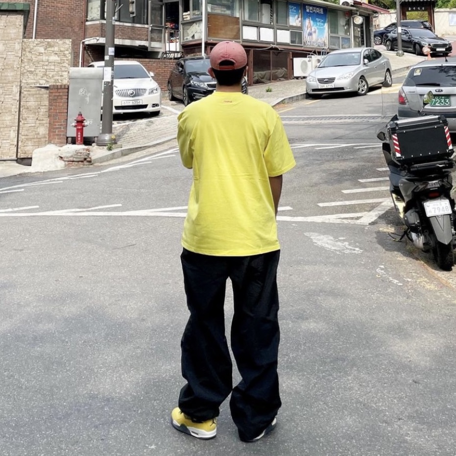 Jordan 4 Retro Tour Yellow 착용 스타일 - 2