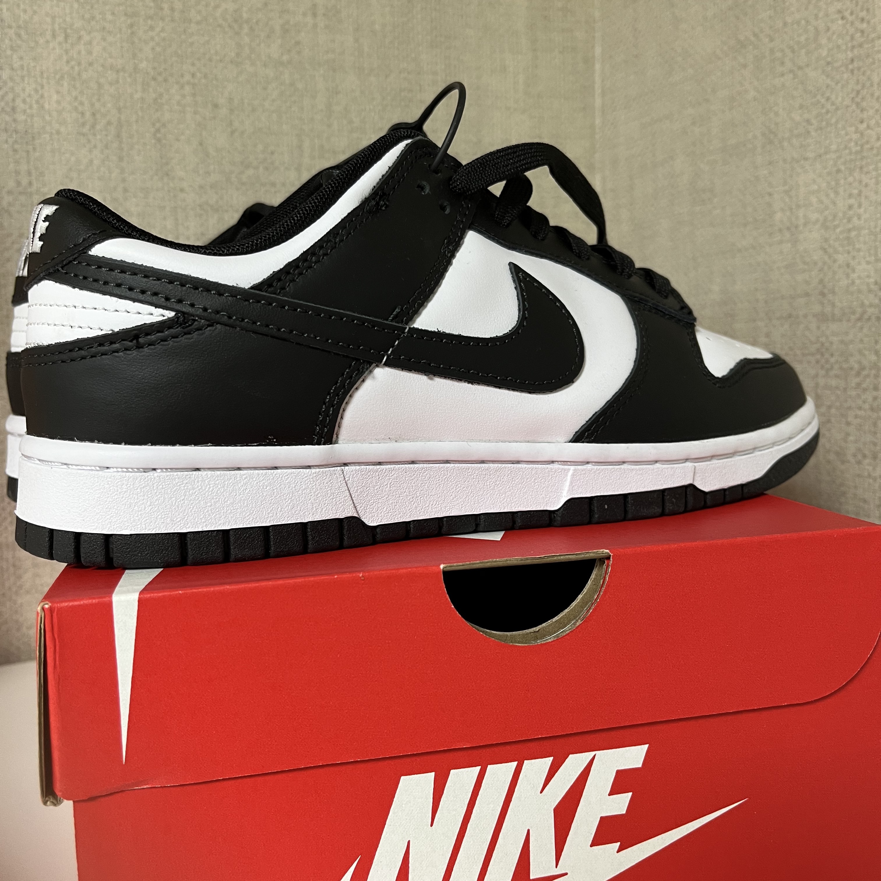 Nike Dunk Low Retro Black 착용 스타일