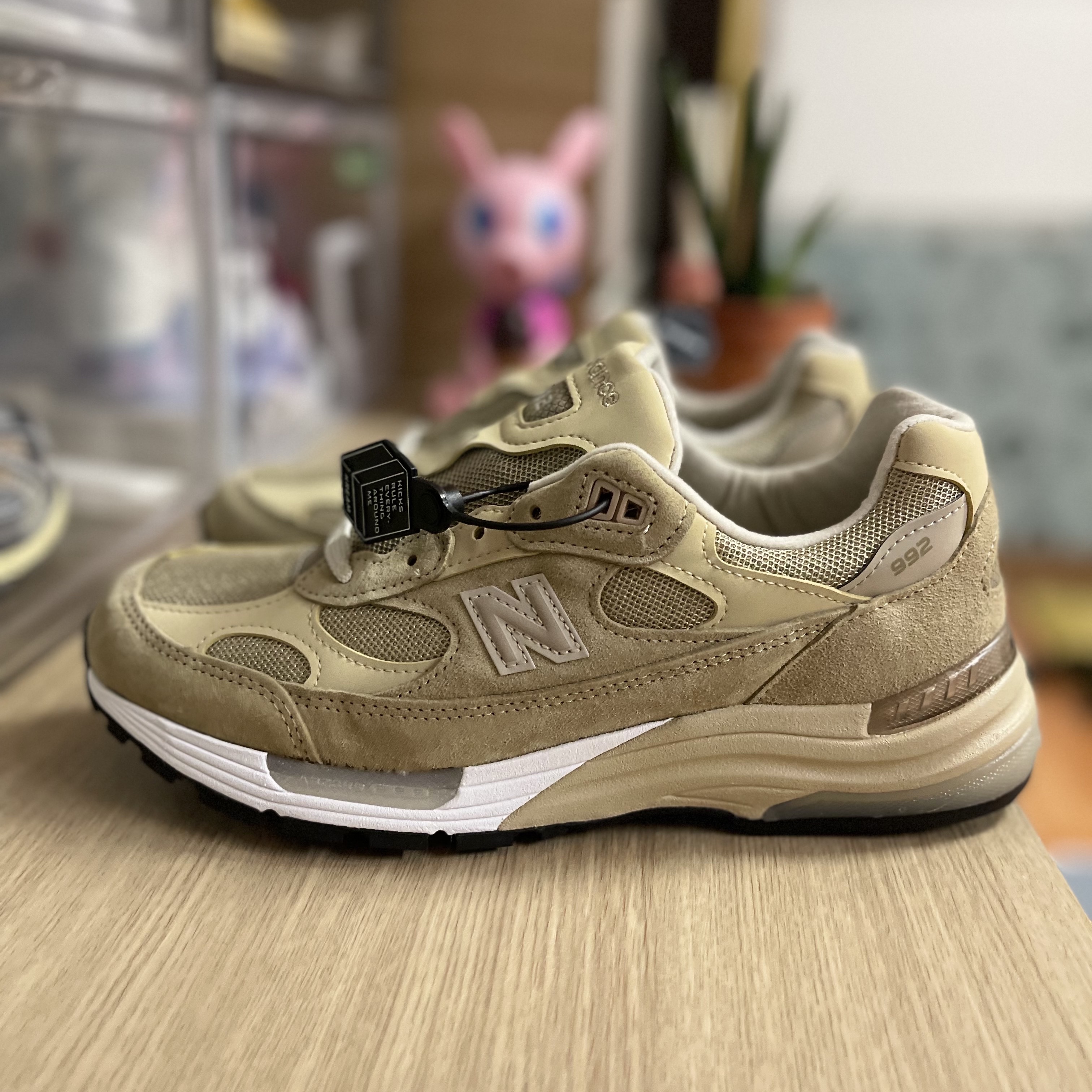 New Balance 992 Made in USA Tan 착용 스타일 - 2