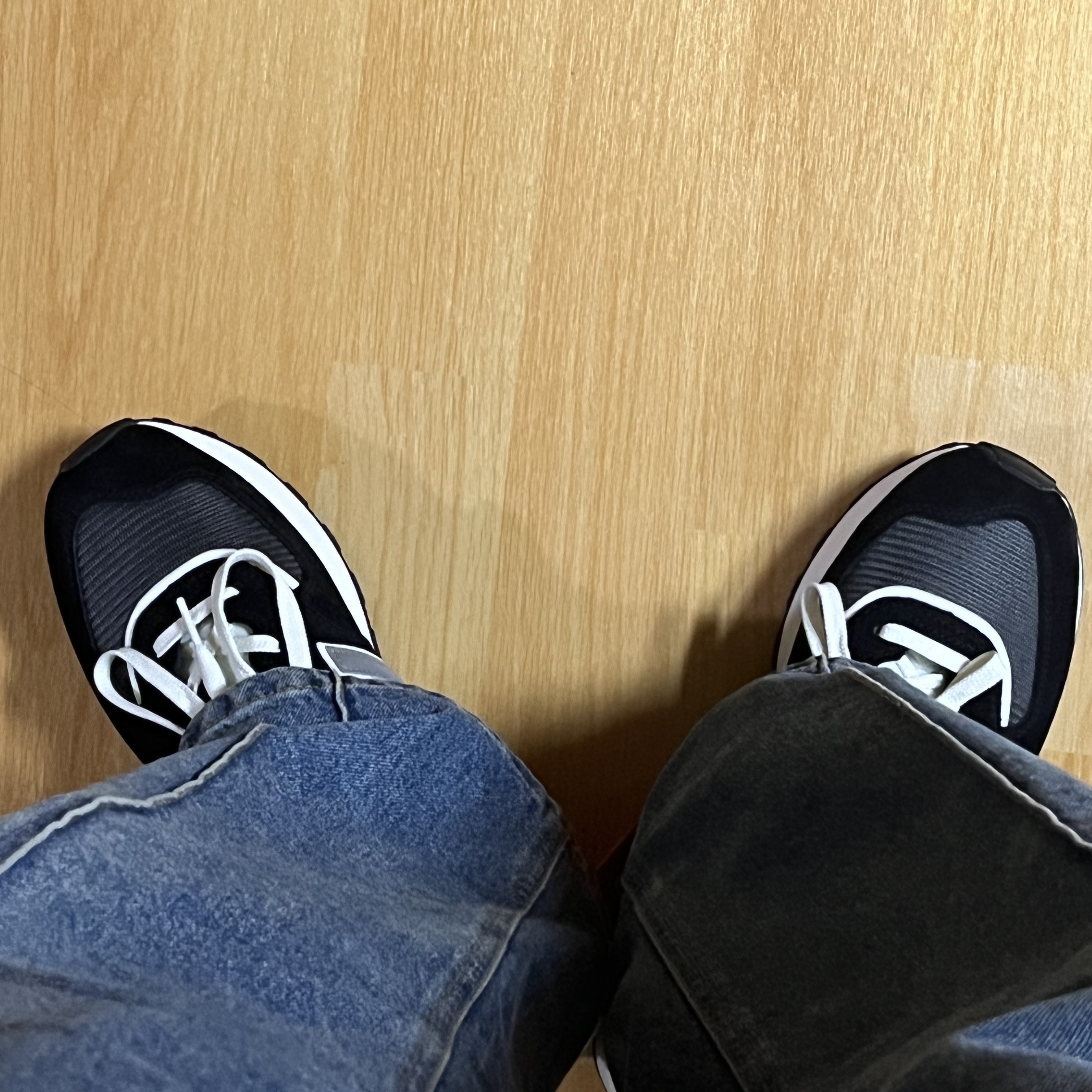New Balance 574 Legacy Black 착용 스타일 - 1