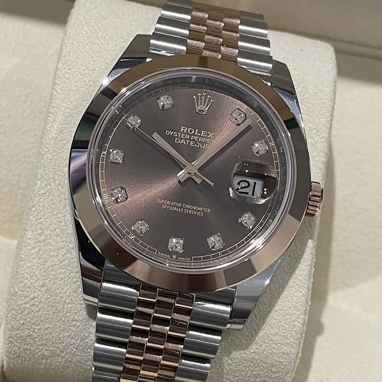 Rolex Datejust 41mm 126301 Chocolate Diamond-Set Jubilee 착용 스타일
