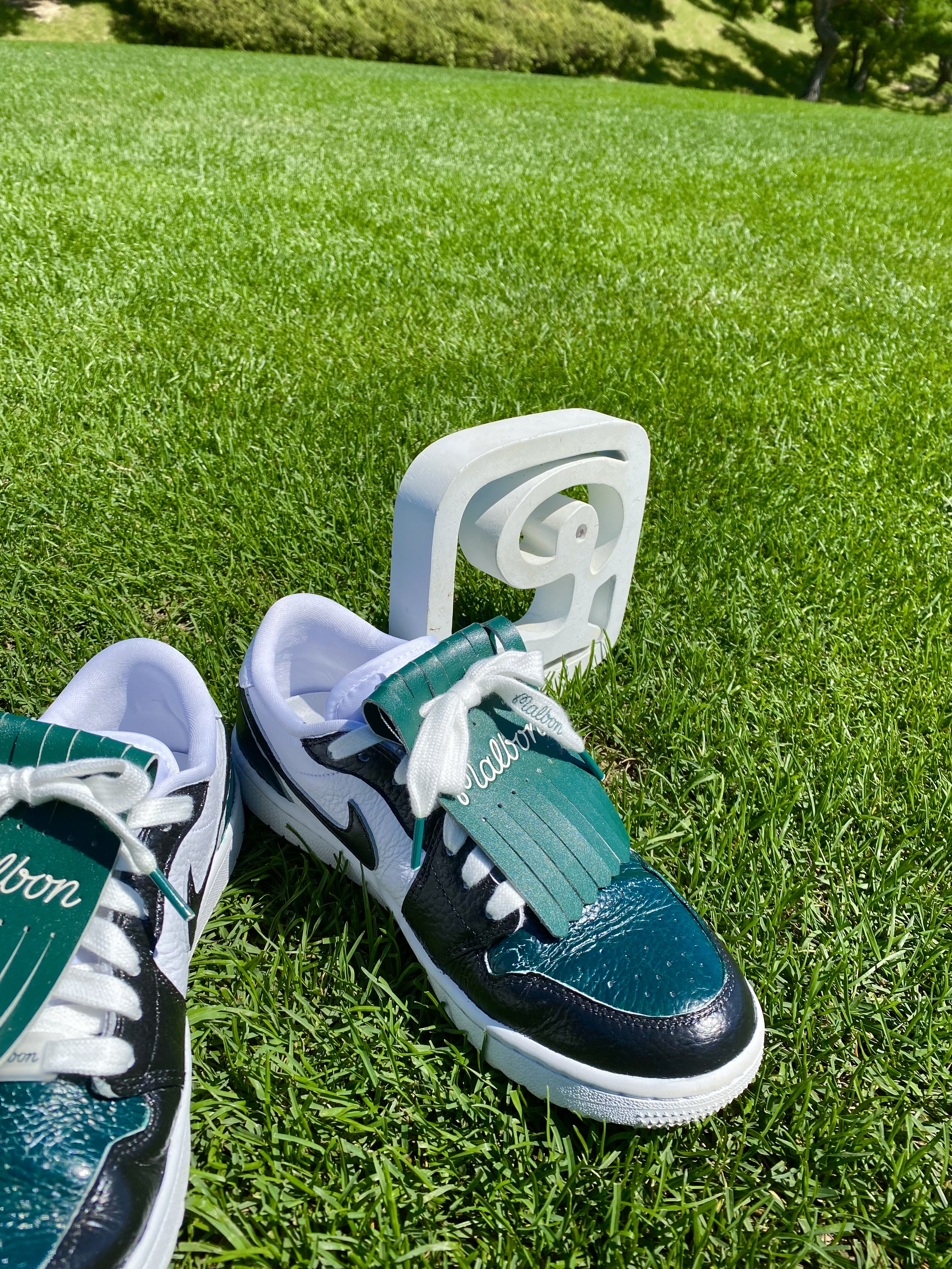 Jordan 1 Low Golf Triple White, Nike x Drake Nocta Golf Crewneck Top Green - Asia 착용 스타일 - 3