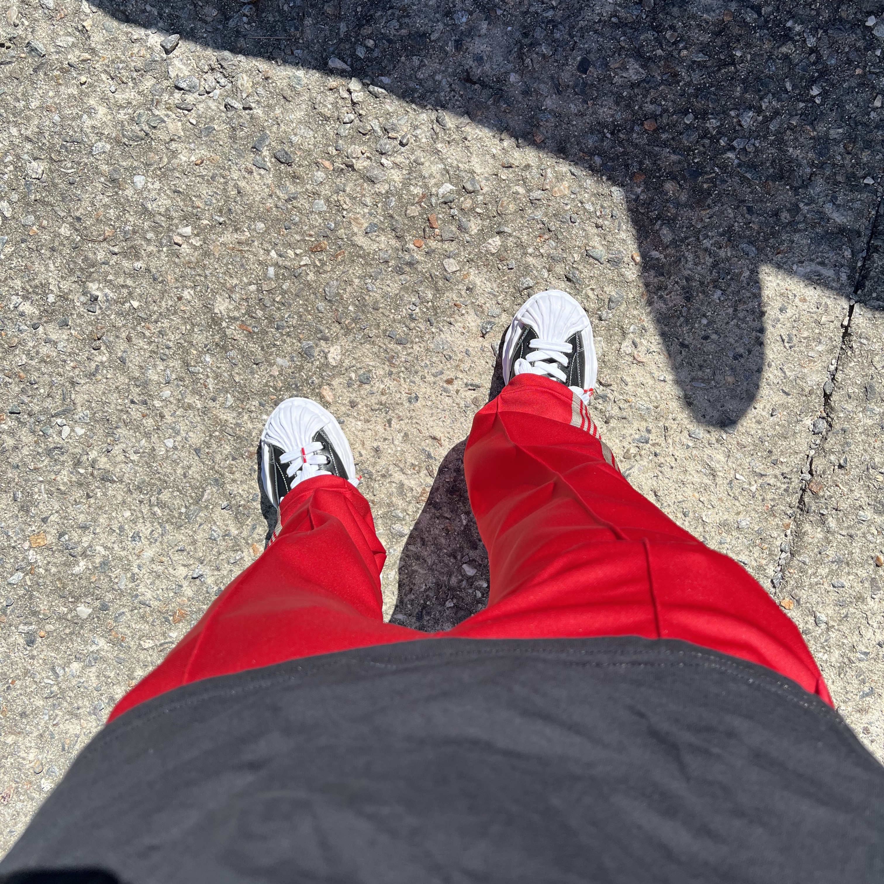 Maison Mihara Yasuhiro Blakey OG Sole Leather Low-top Sneakers Black, Needles Straight Track Pants Poly Smooth Red 착용 스타일