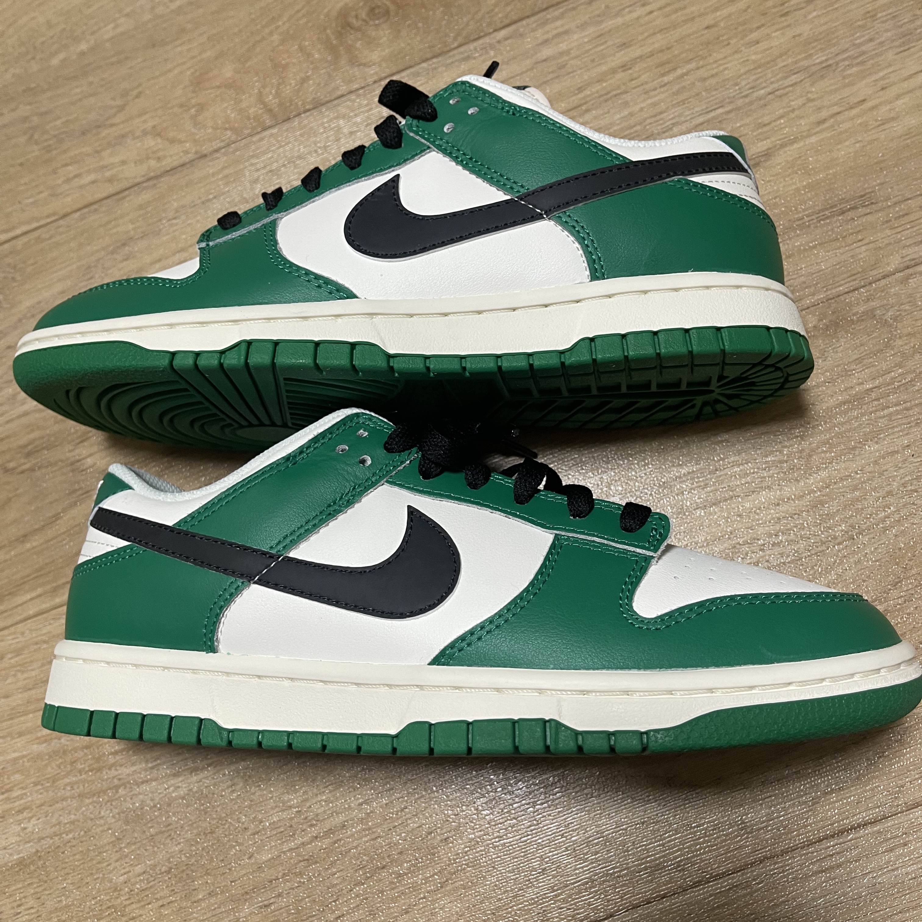 Nike Dunk Low Retro SE Jackpot Malachite 착용 스타일