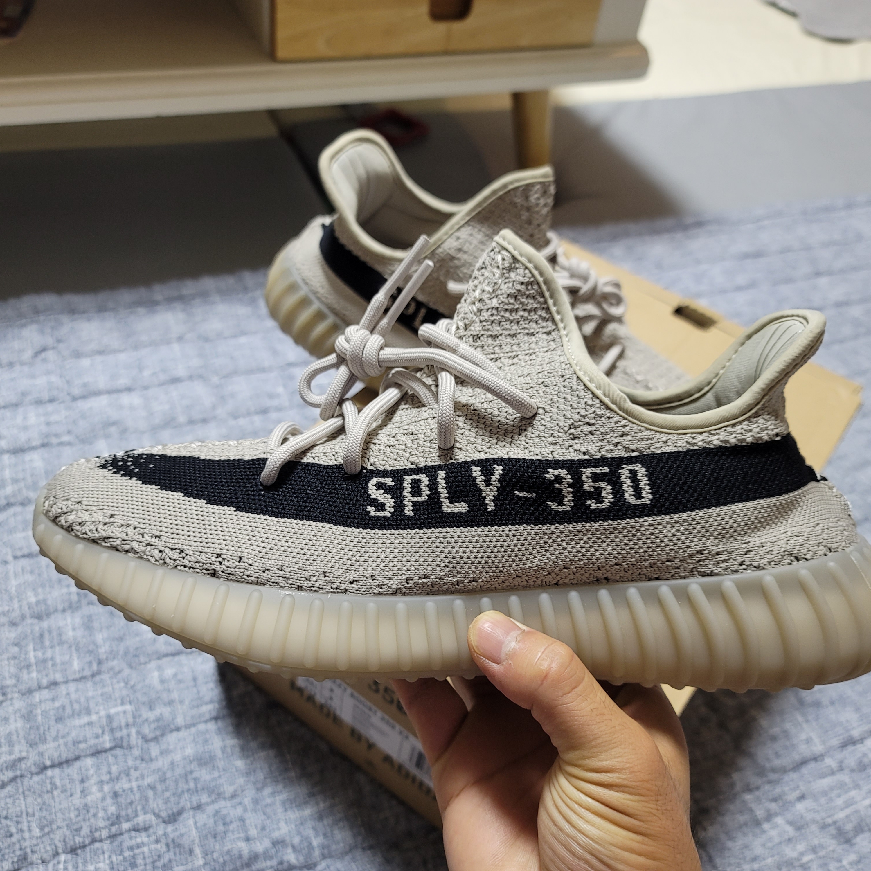 Adidas Yeezy Boost 350 V2 Slate Core Black 2022/2023 착용 스타일