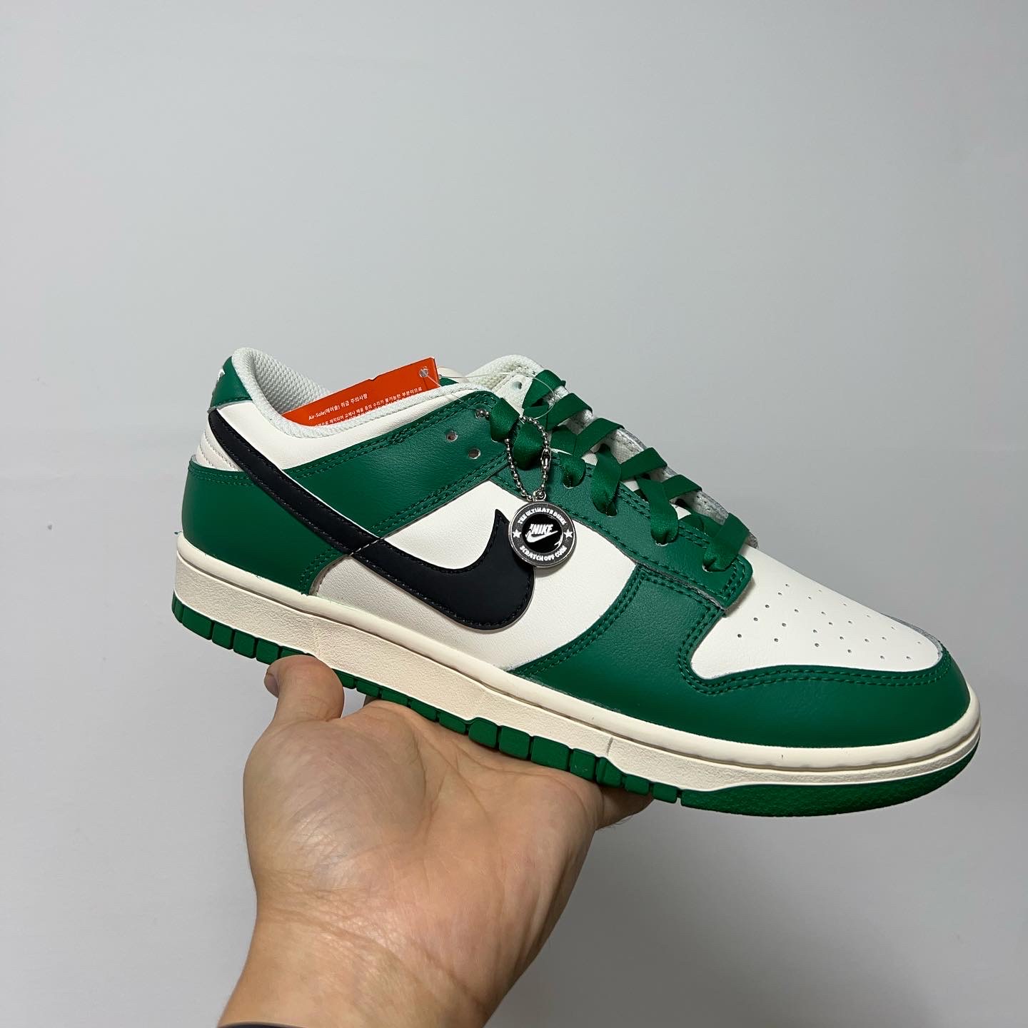 Nike Dunk Low Retro SE Jackpot Malachite 착용 스타일 - 2